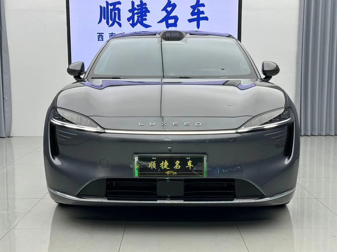 Luxeed Zhijie R7