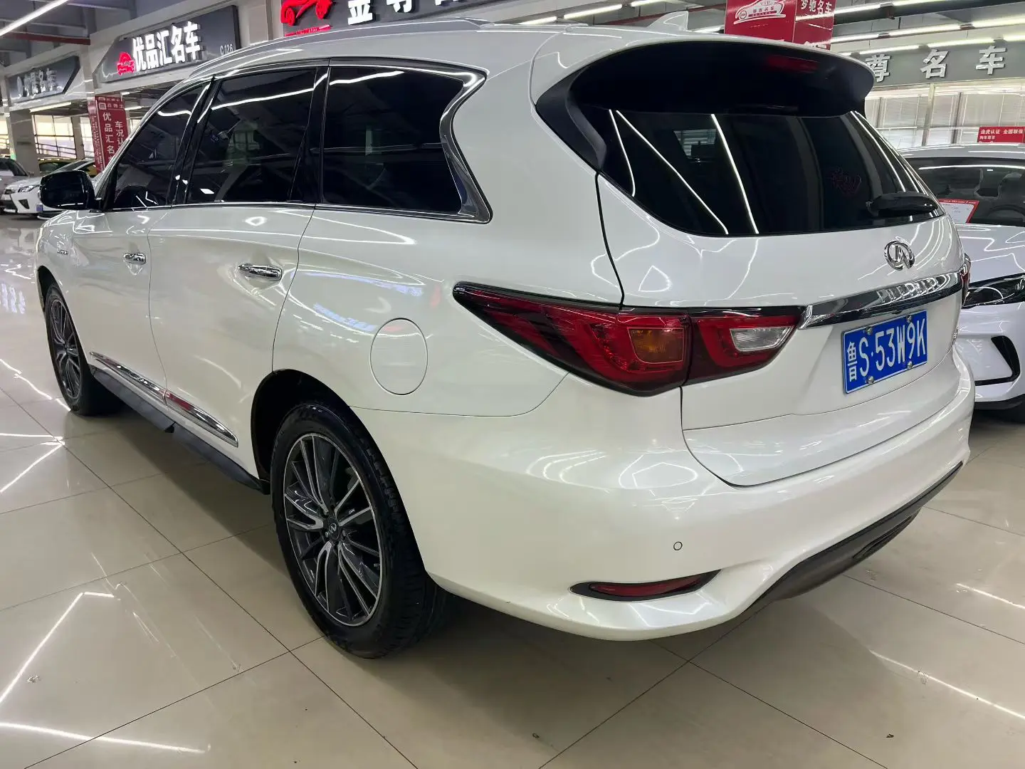 Infiniti QX60 (imported)