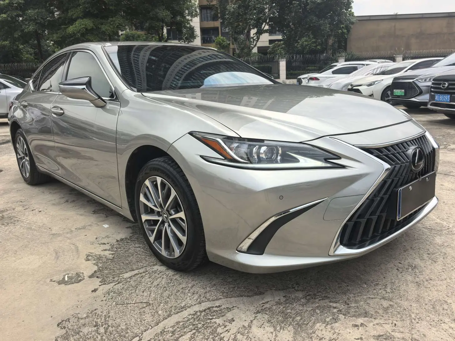 Lexus ES