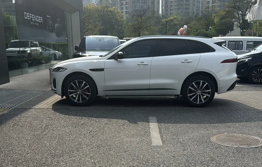 Jaguar F-PACE