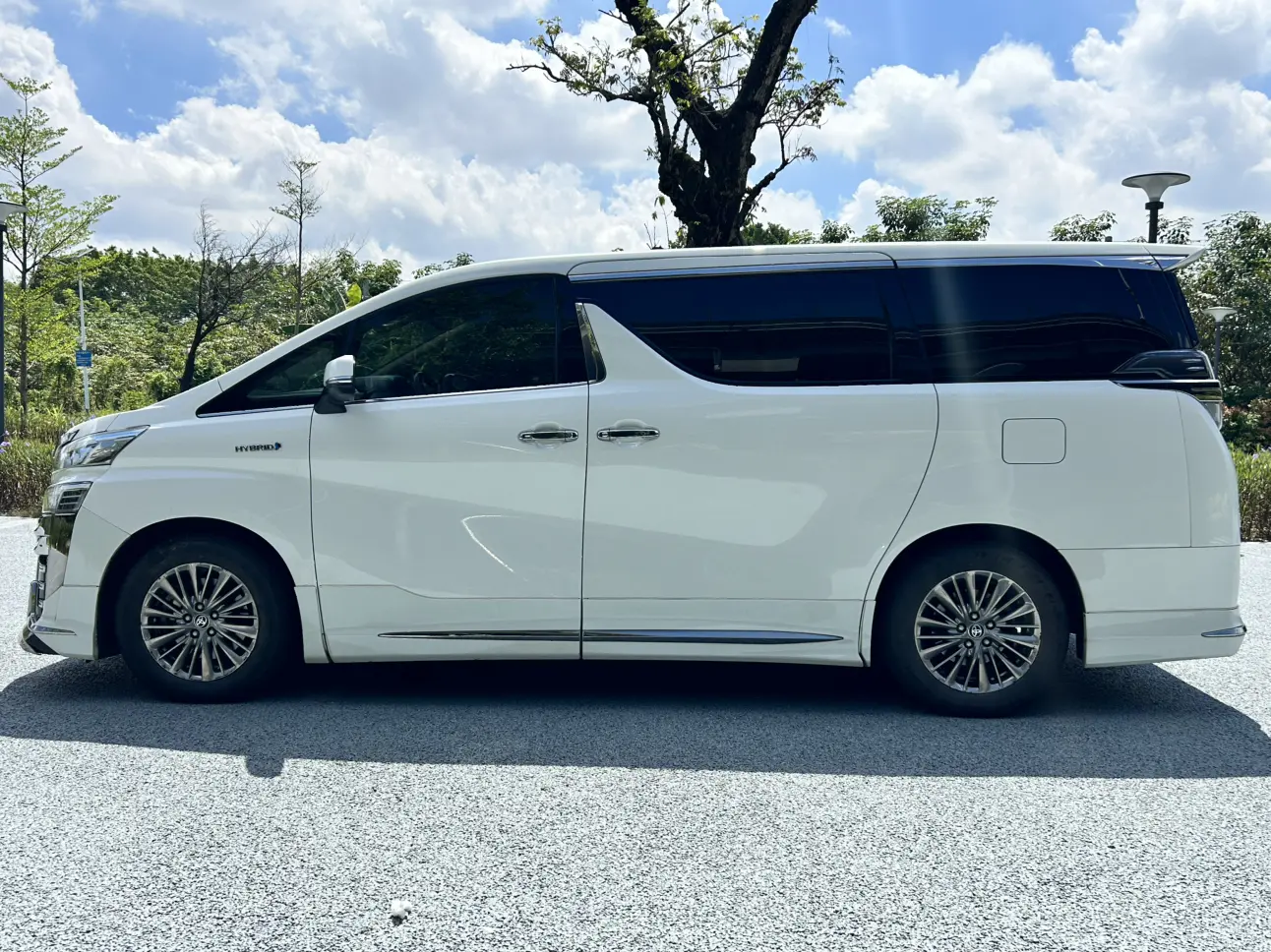 Toyota Crown Wellfire