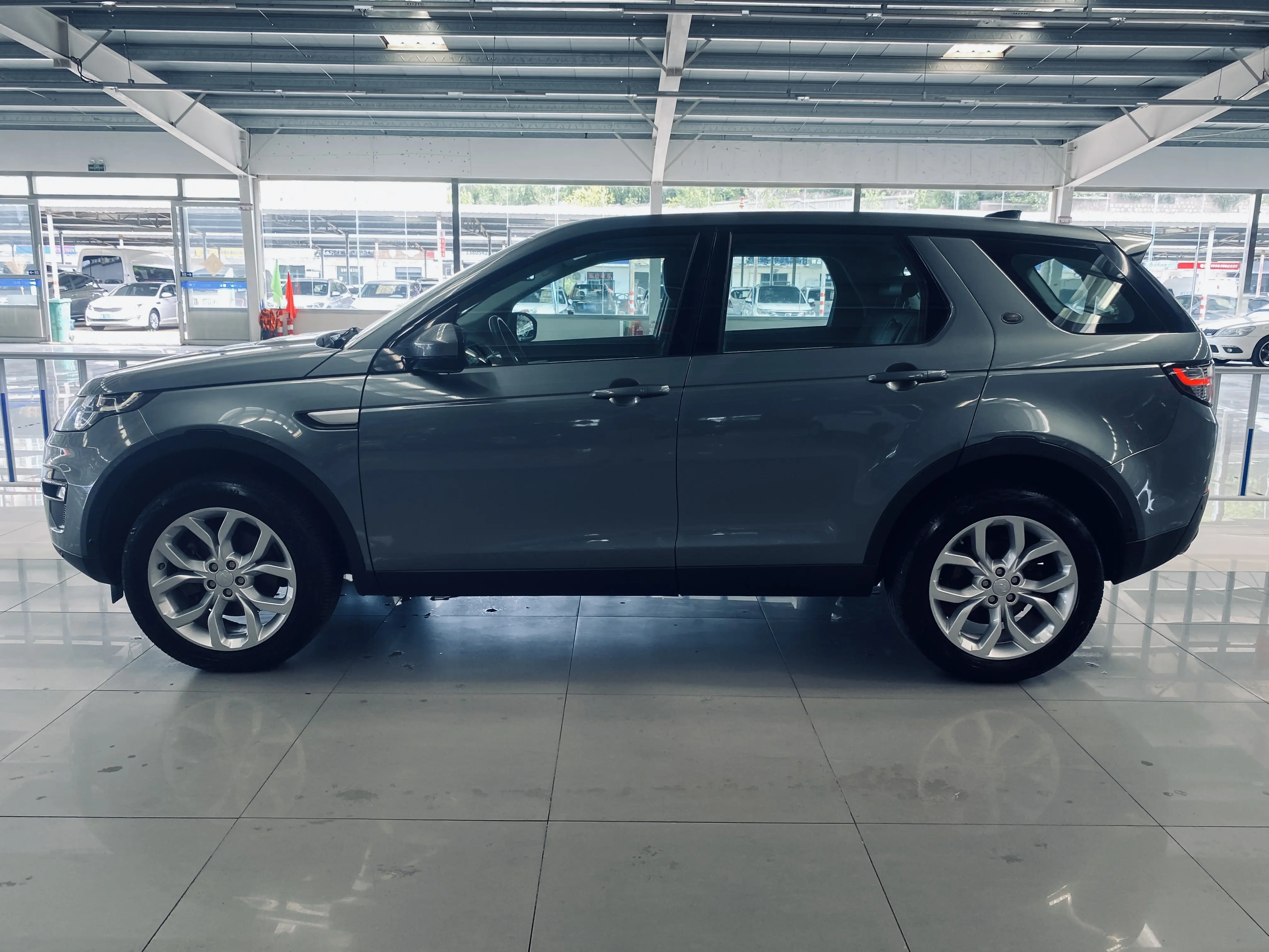 Land Rover Discover the magic