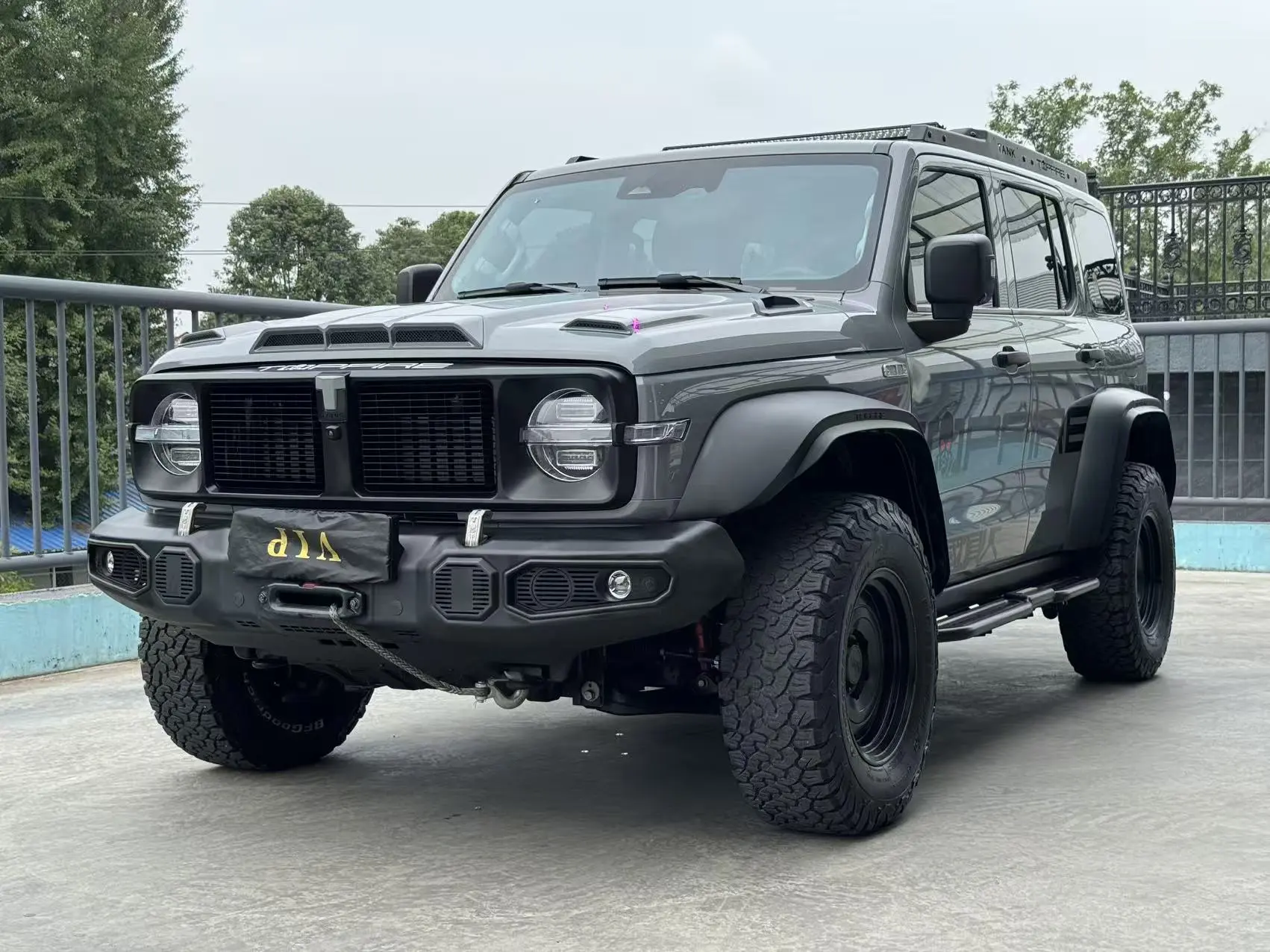 Tank 300  из Китая