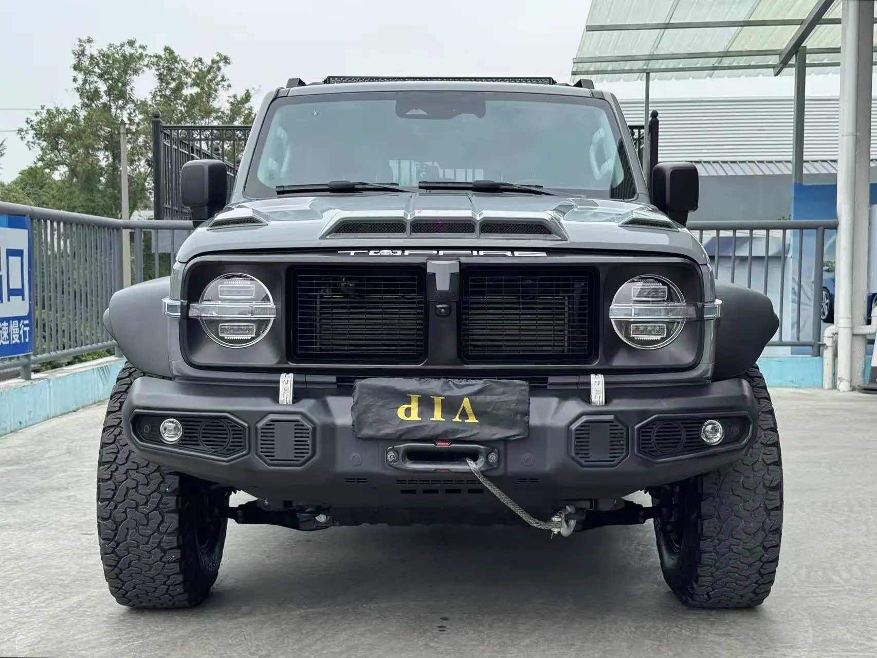 Tank 300  из Китая