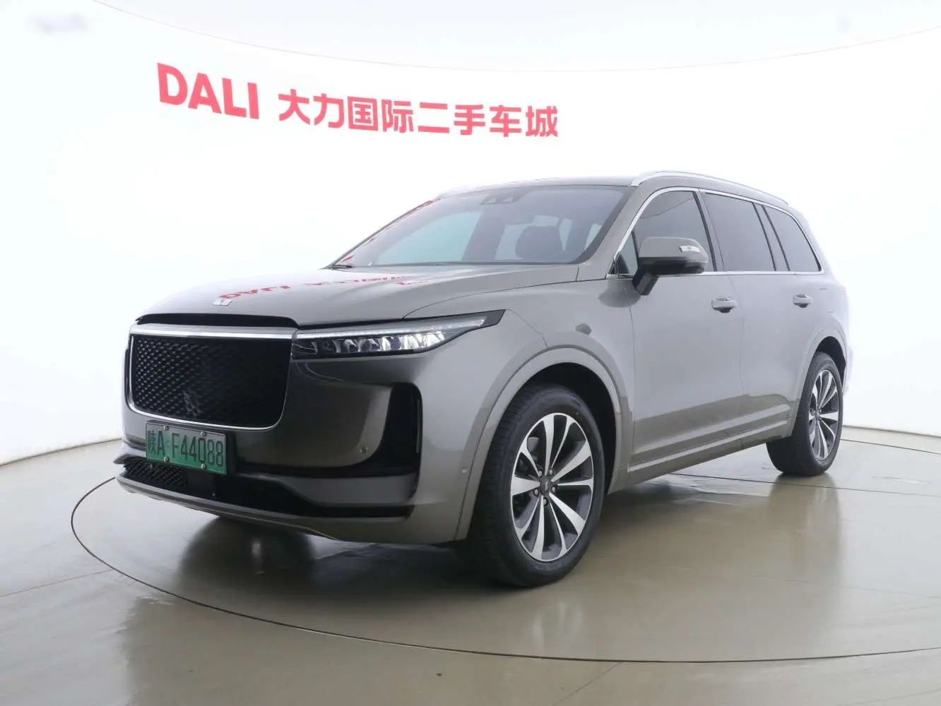 Li ONE (Ideal ONE)  из Китая