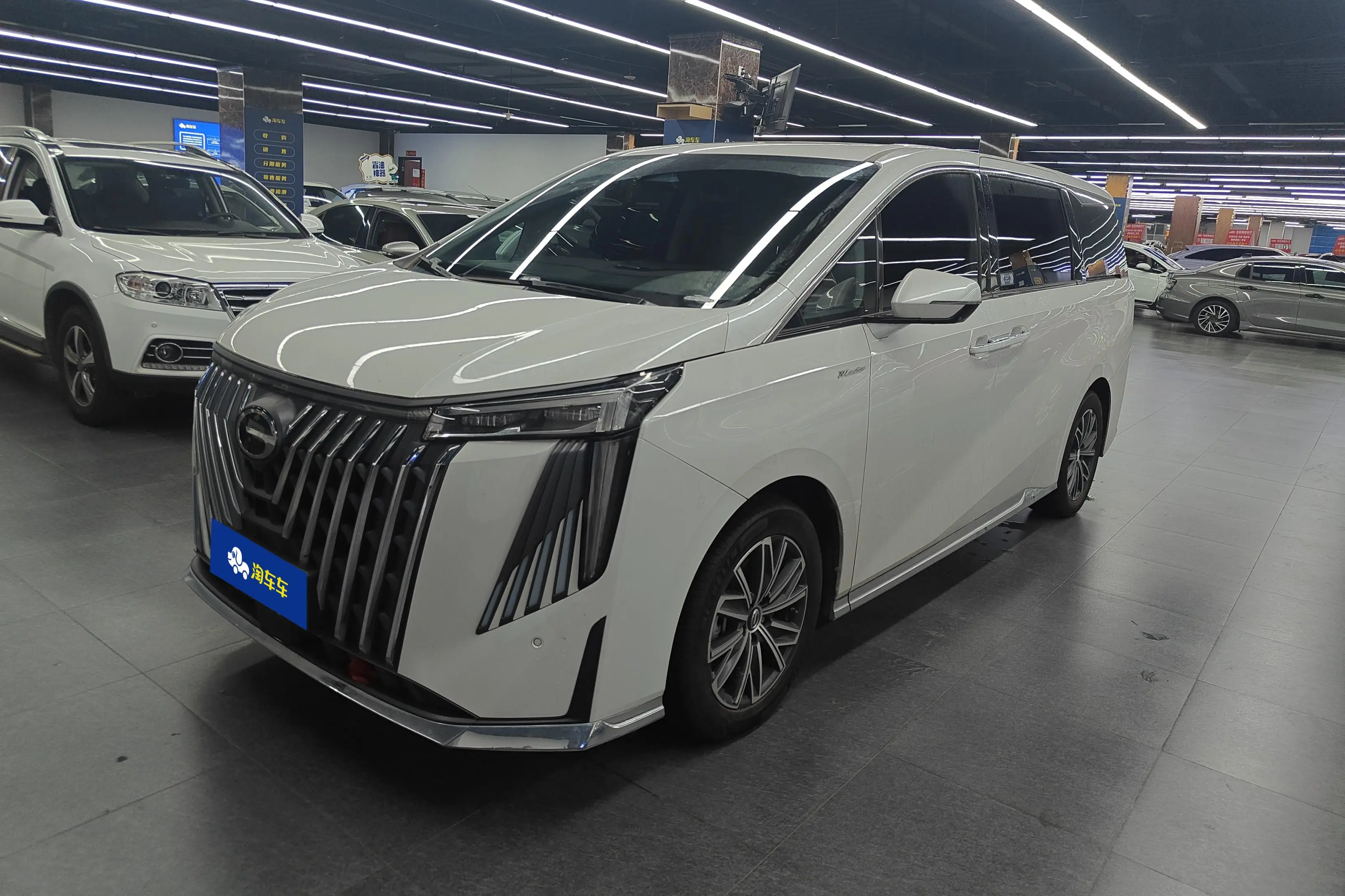 GAC Trumpchi M8  из Китая