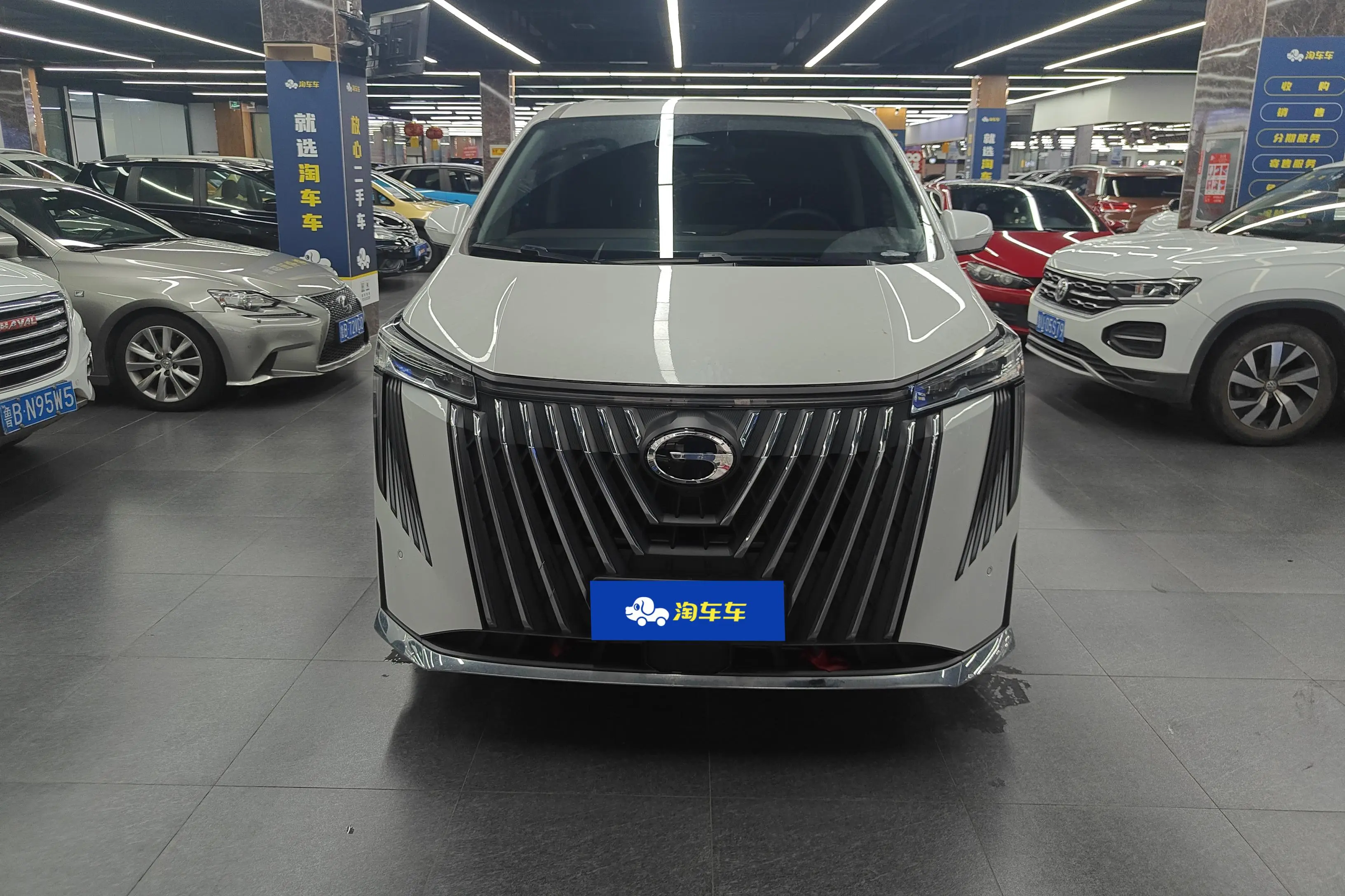 GAC Trumpchi M8  из Китая