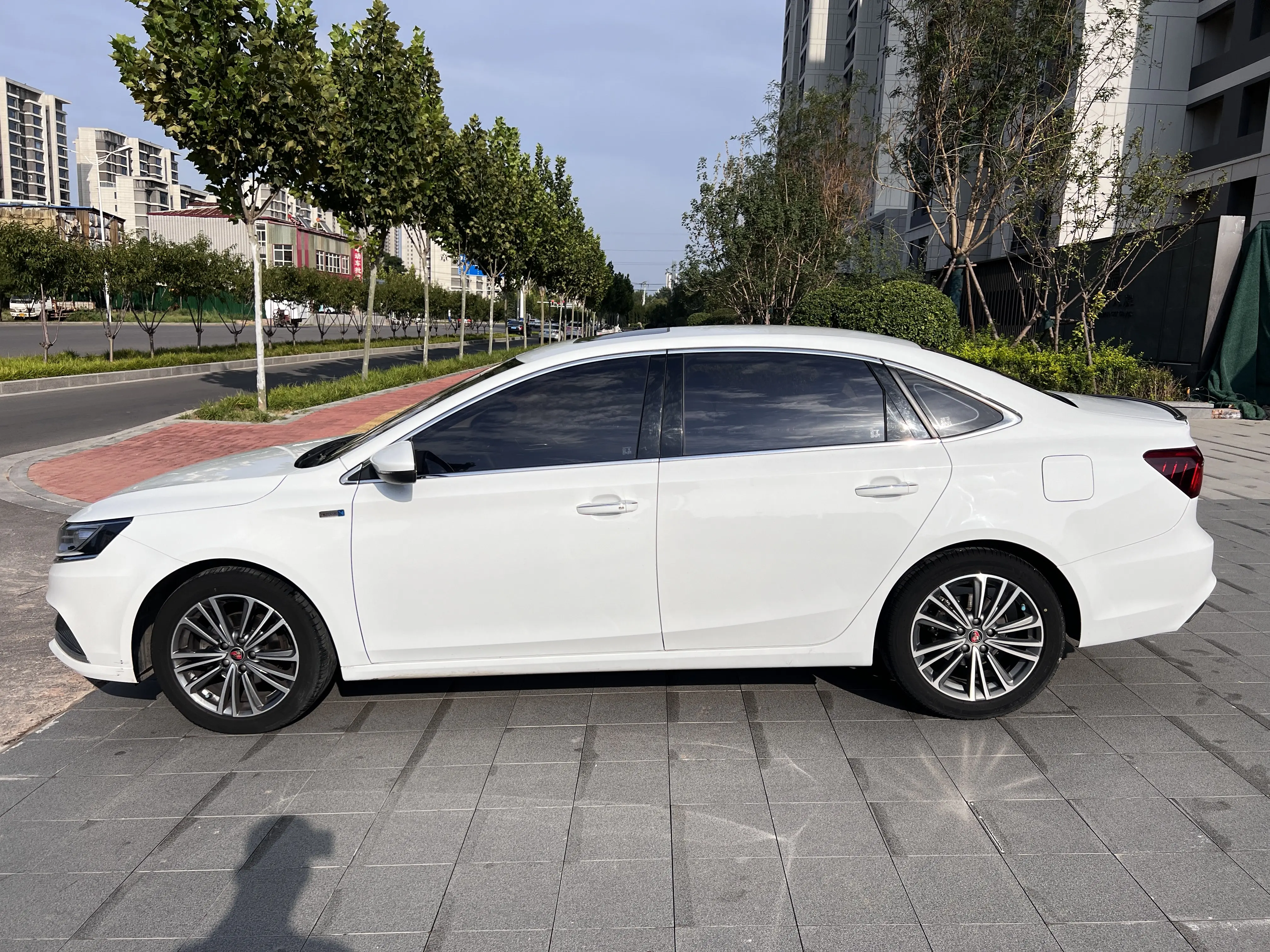 Roewe i6