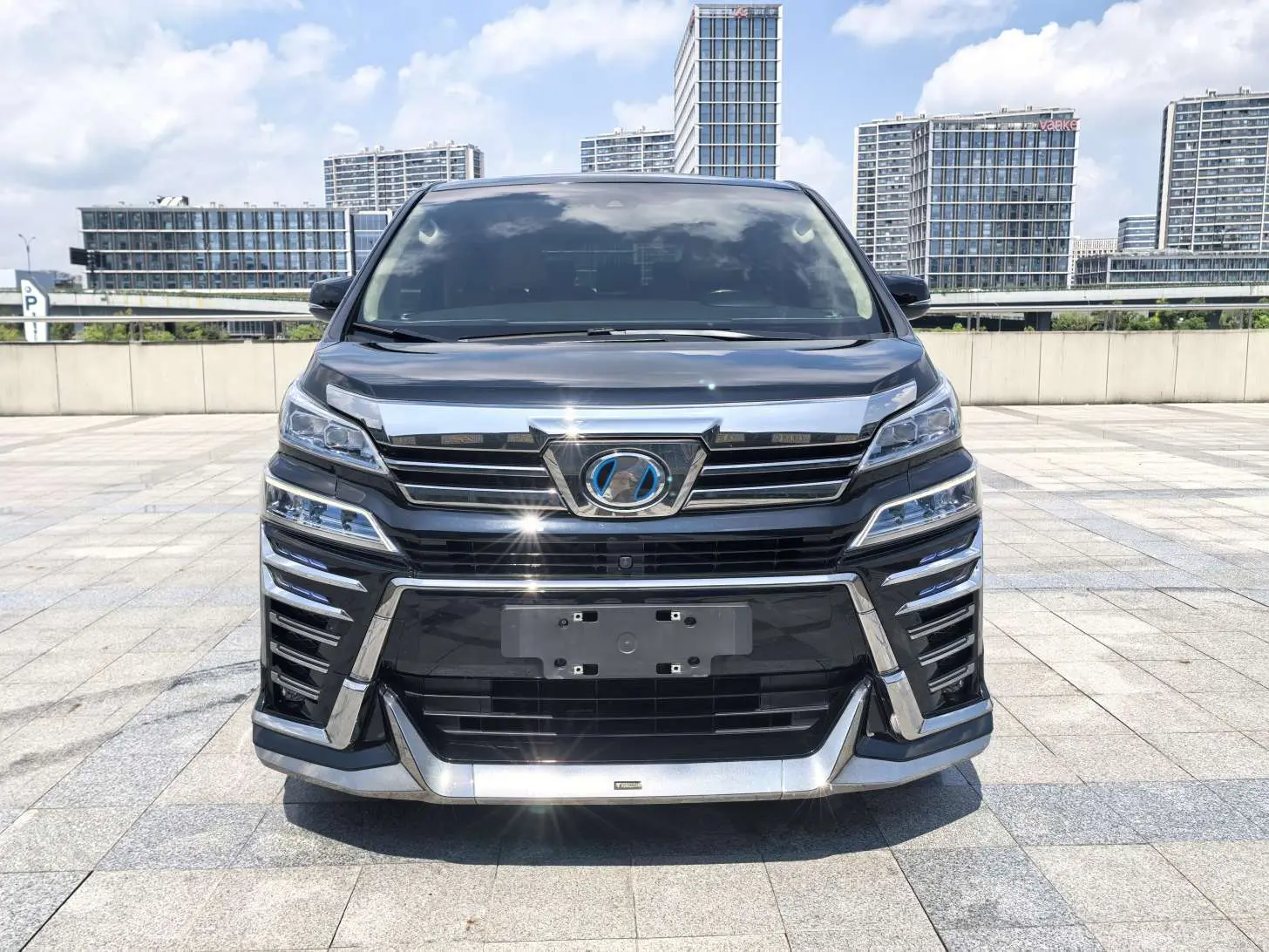 Toyota Crown Wellfire