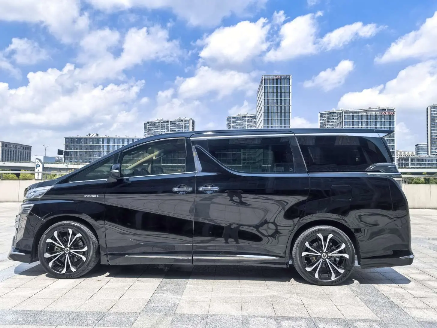 Toyota Crown Wellfire