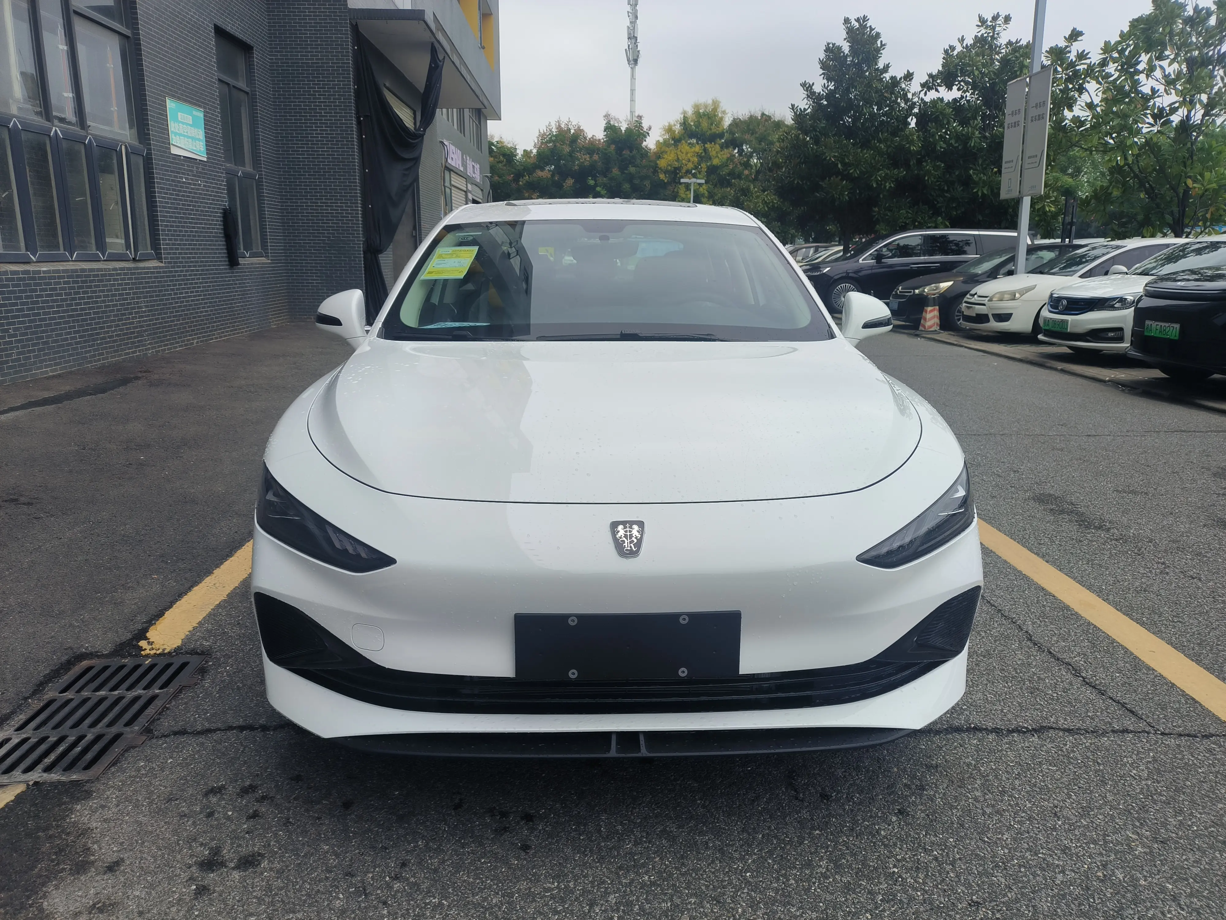Roewe D7 DMH  из Китая