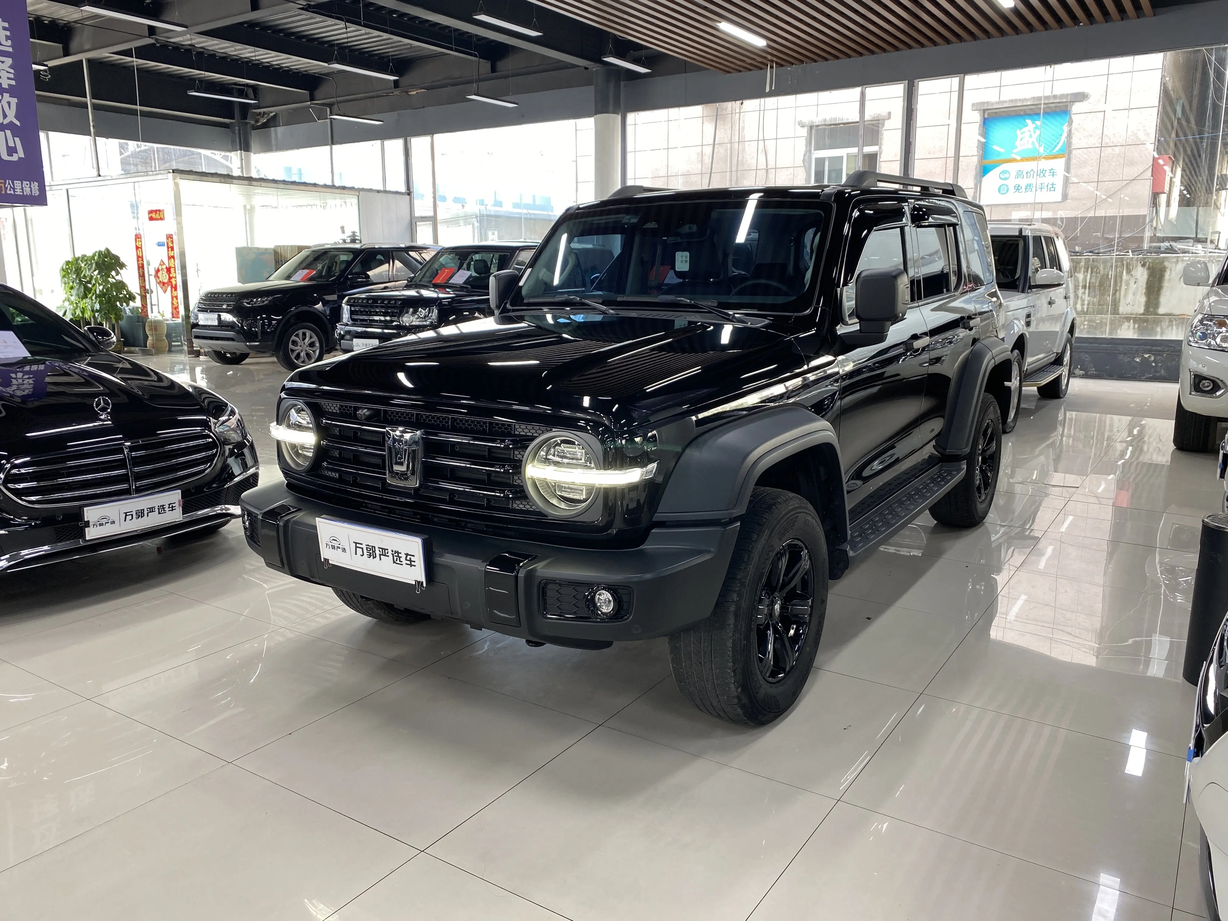 Tank 300  из Китая