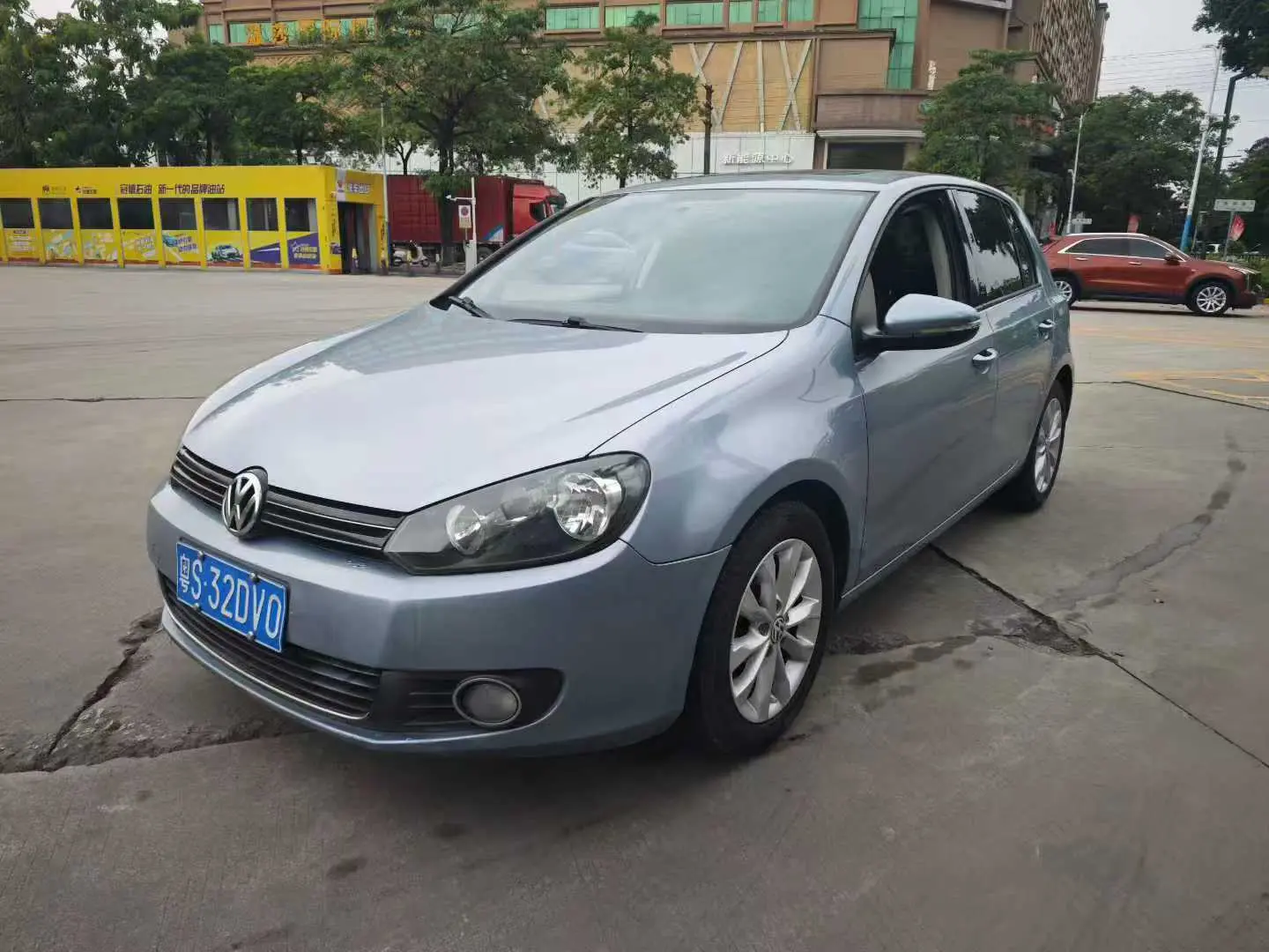 Volkswagen Golf  из Китая
