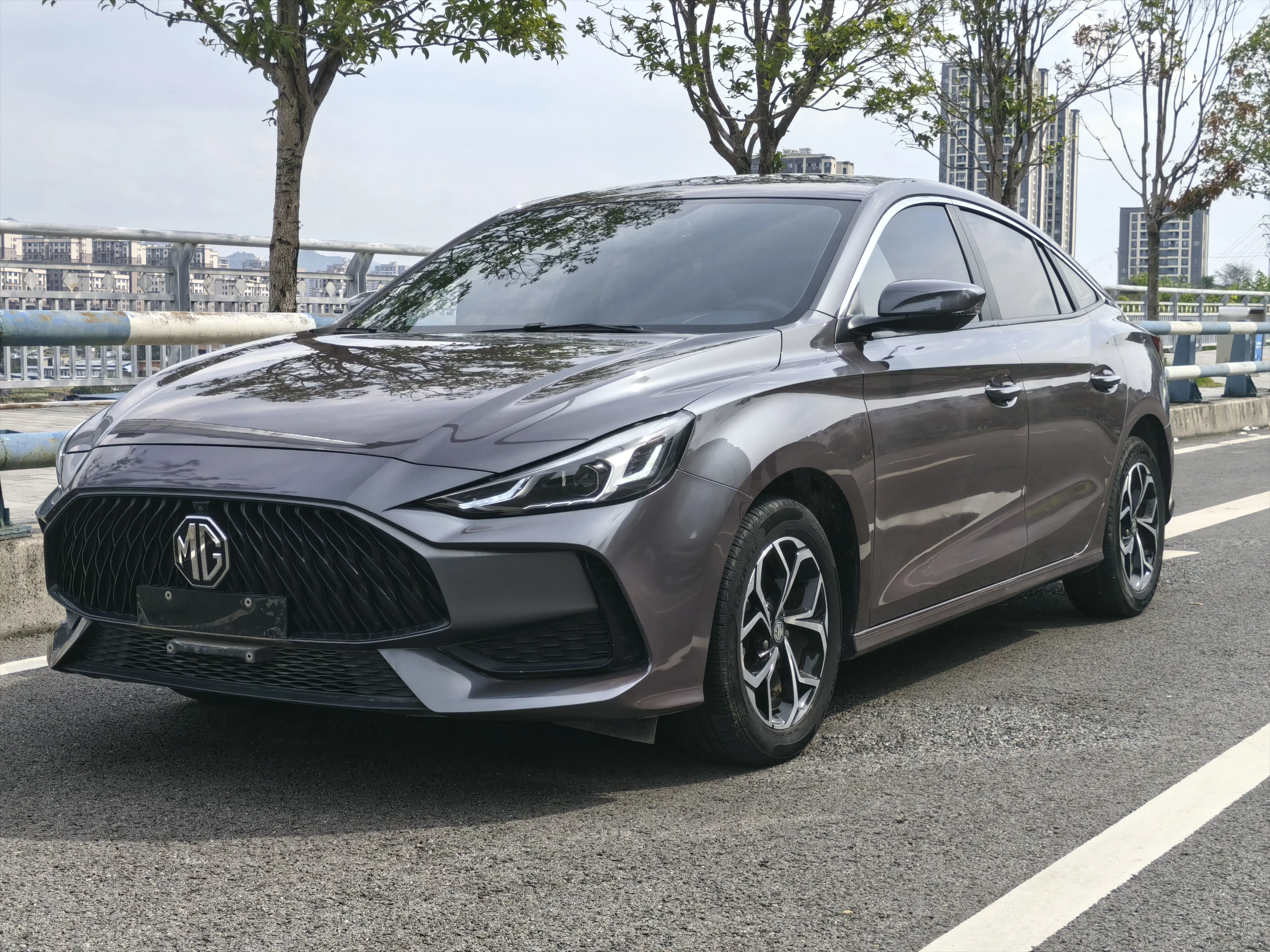 MG 5  из Китая