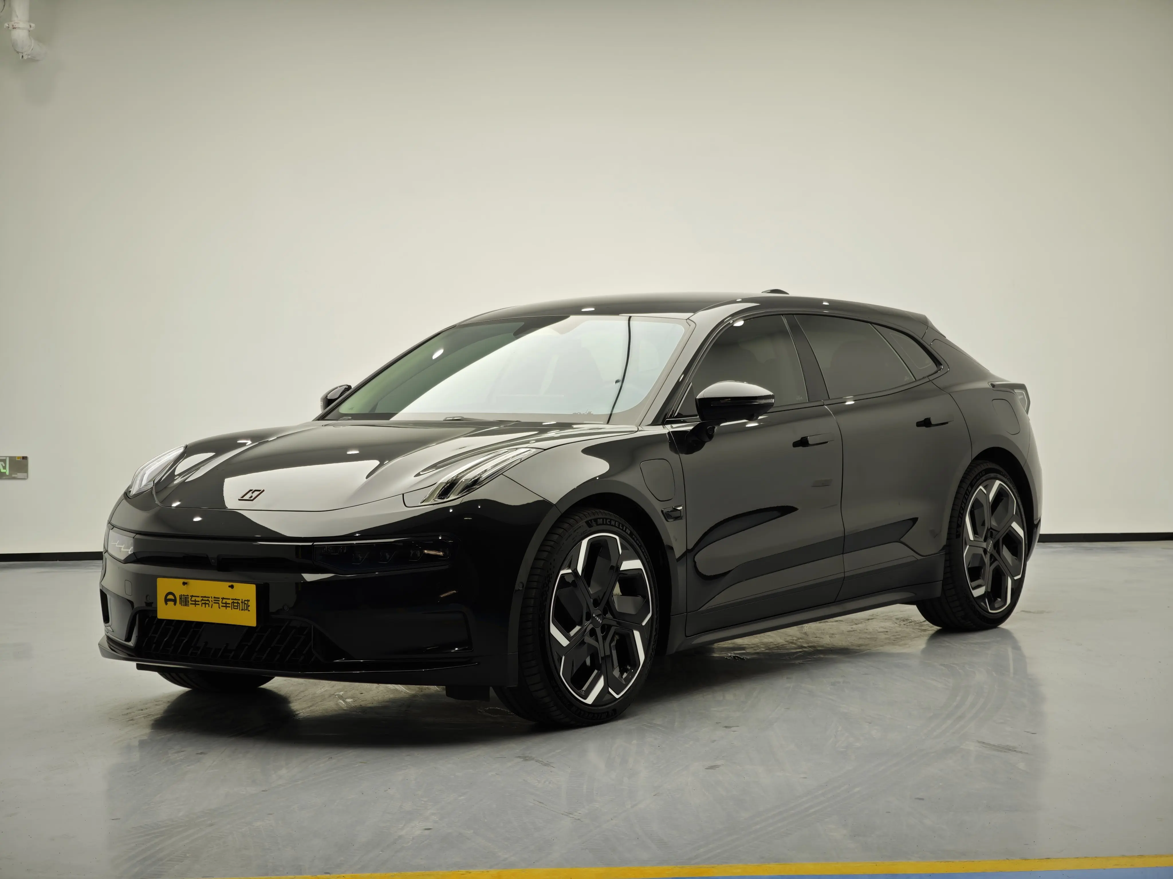 ZEEKR 001  из Китая