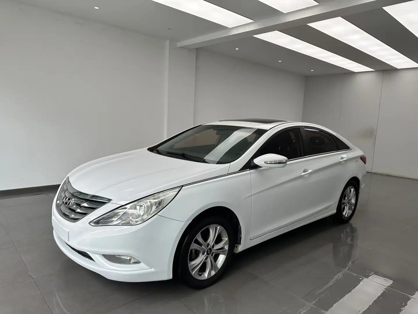 Hyundai Sonata eight
