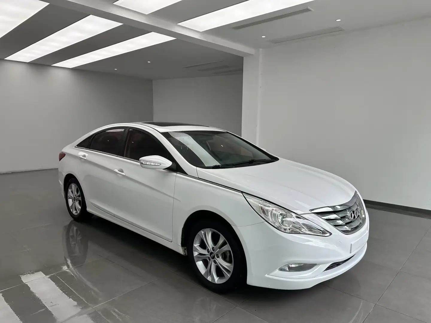 Hyundai Sonata eight