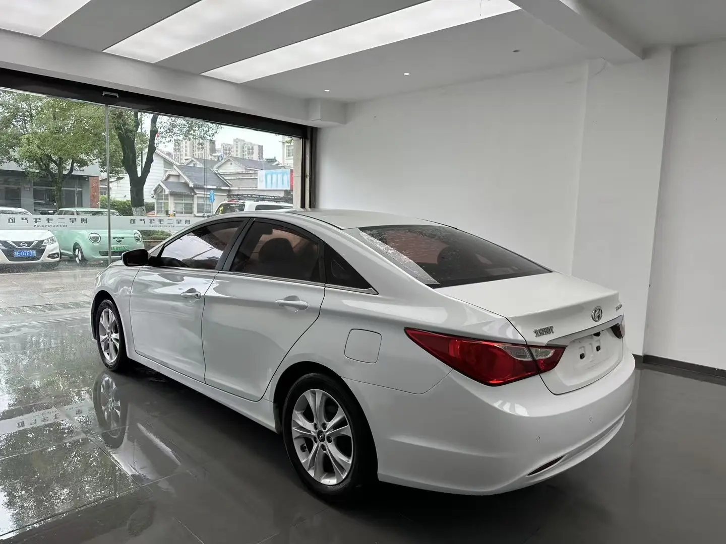 Hyundai Sonata eight