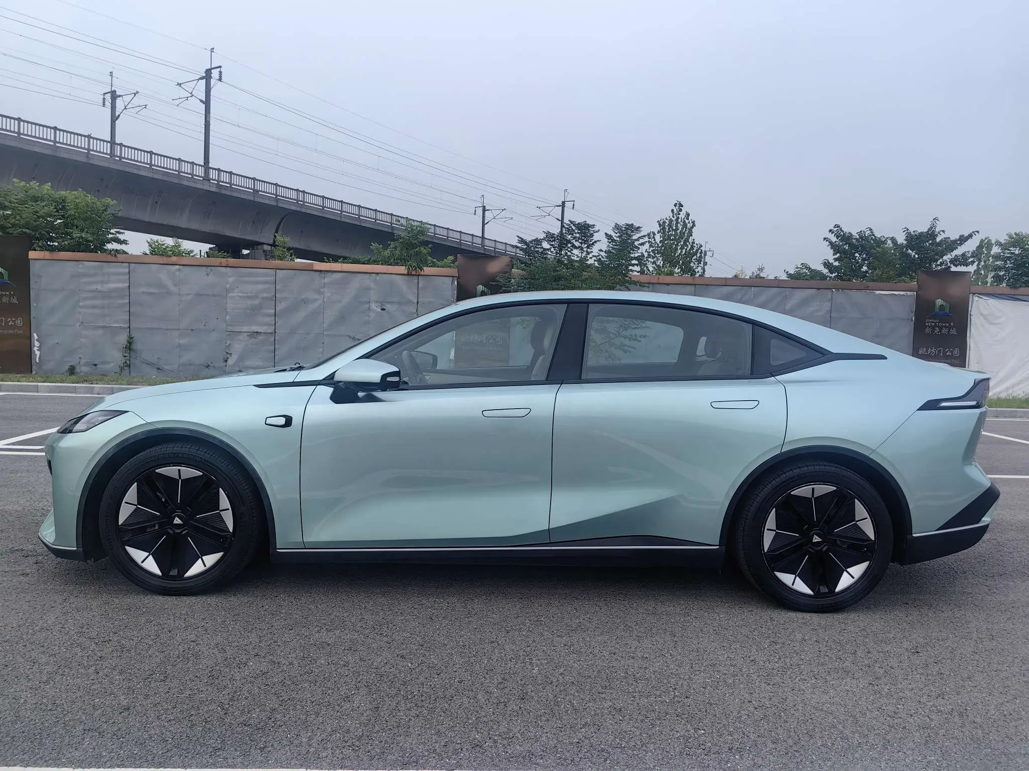 Deepal Dark blue SL03