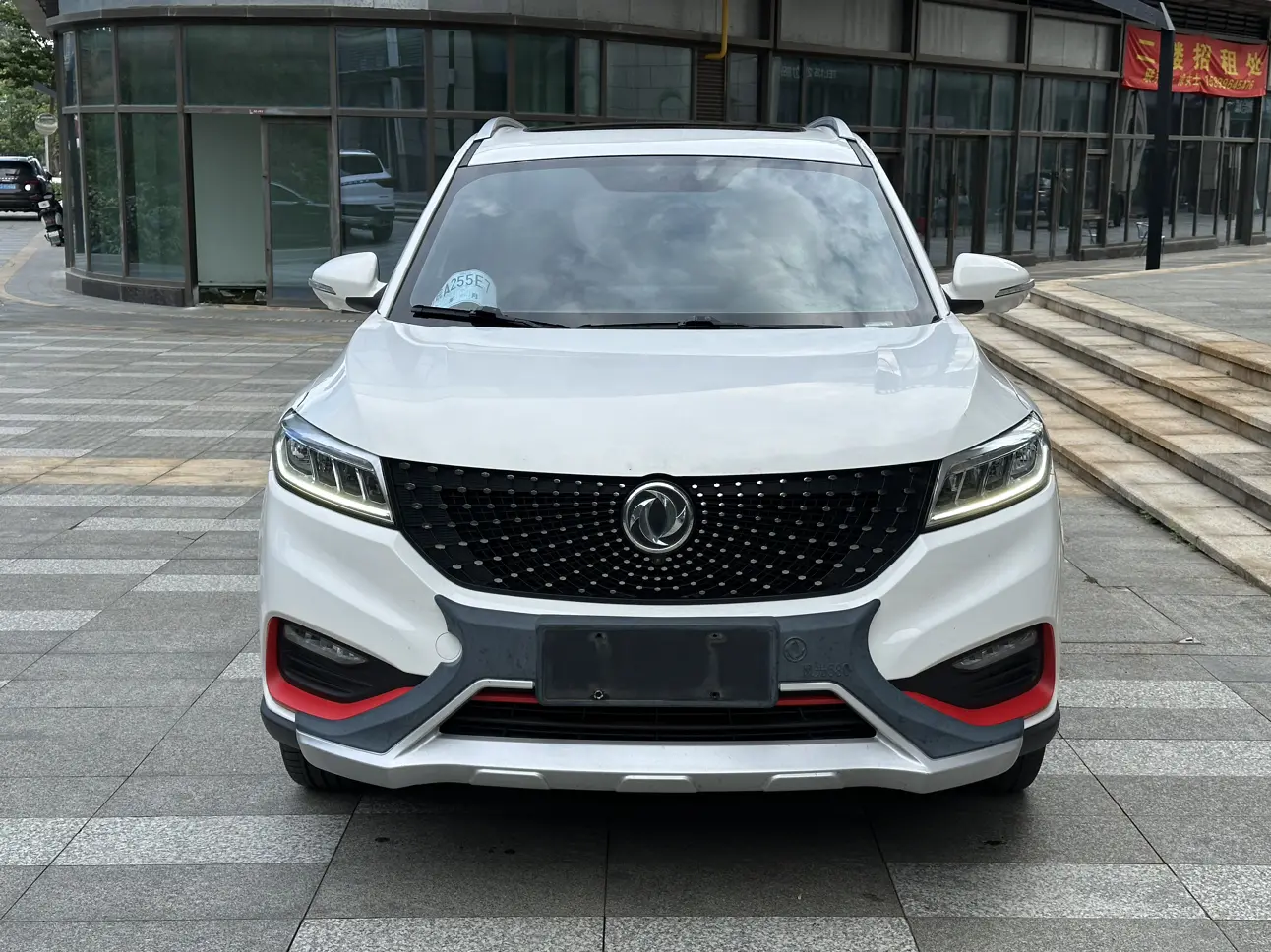 Dongfeng Fengguang 580Pro  из Китая