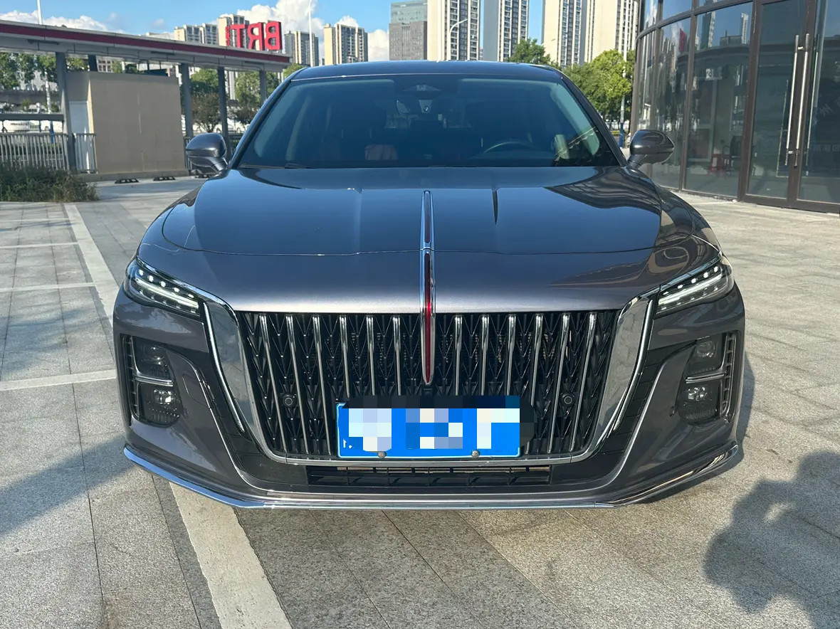 Hongqi H5  из Китая