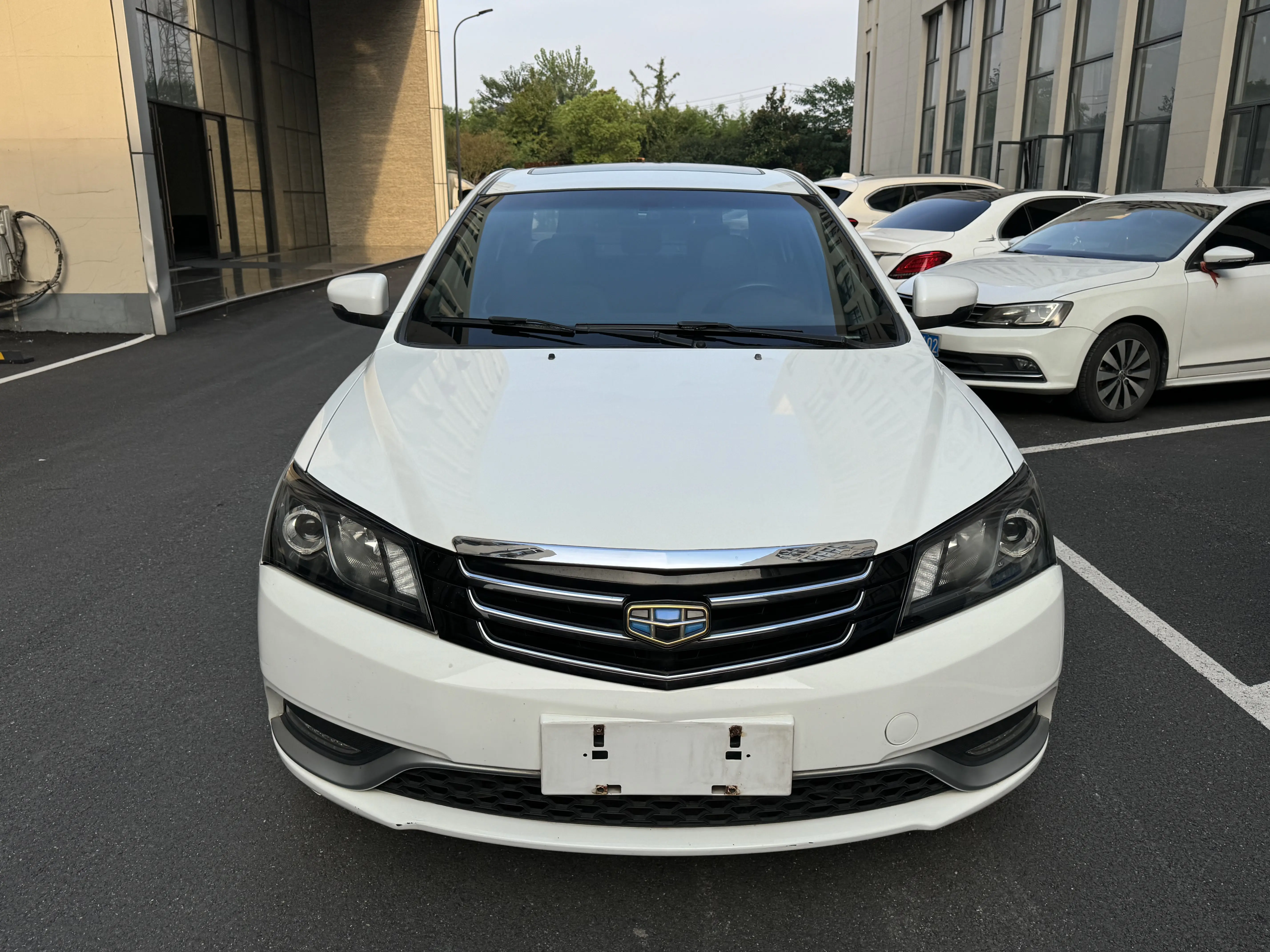 Geely Emgrand  из Китая