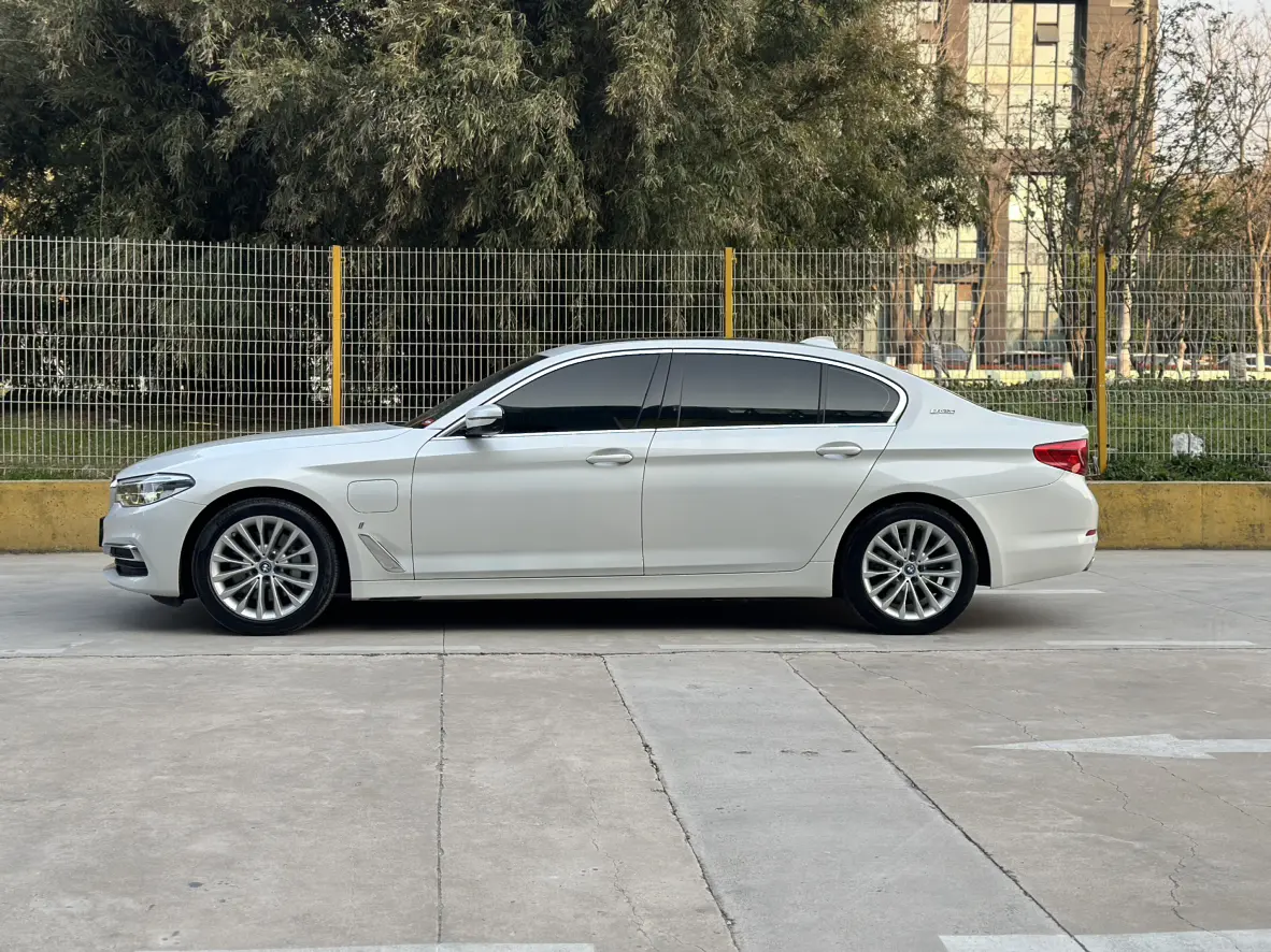 BMW 5 Series PHEV