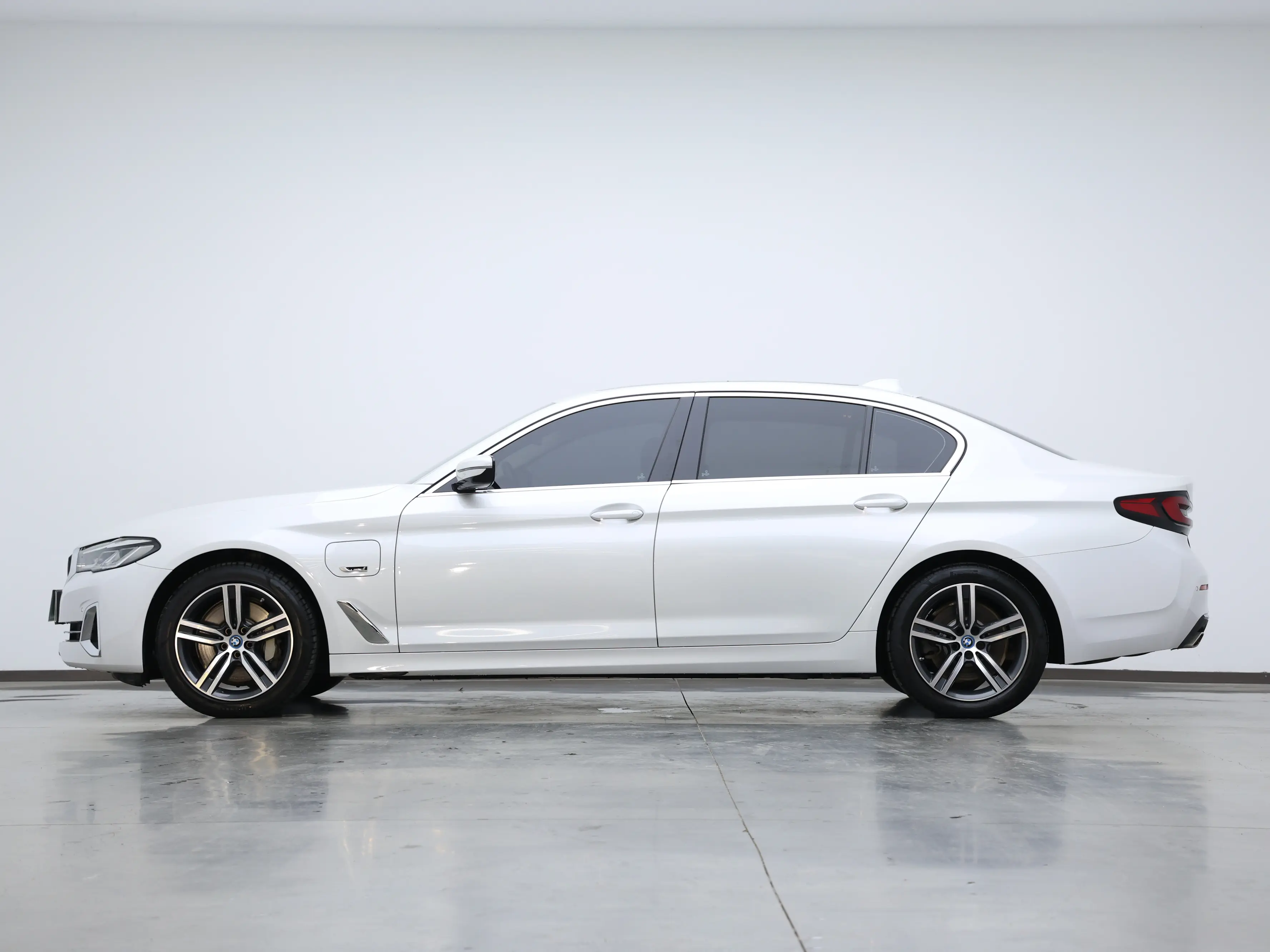 BMW 5 Series PHEV