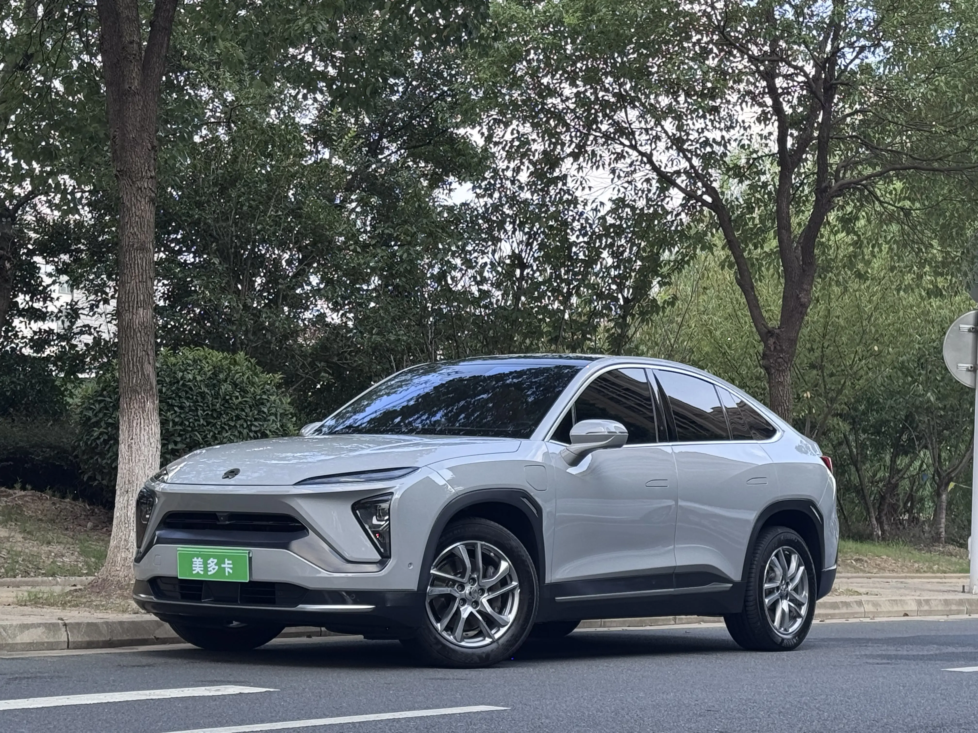 NIO EC6  из Китая