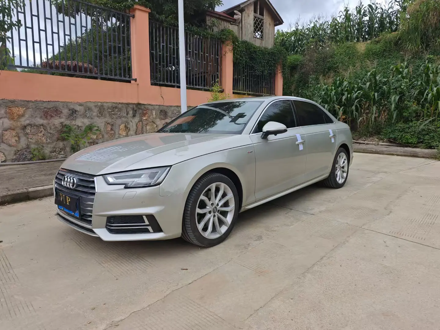Audi A4L  из Китая