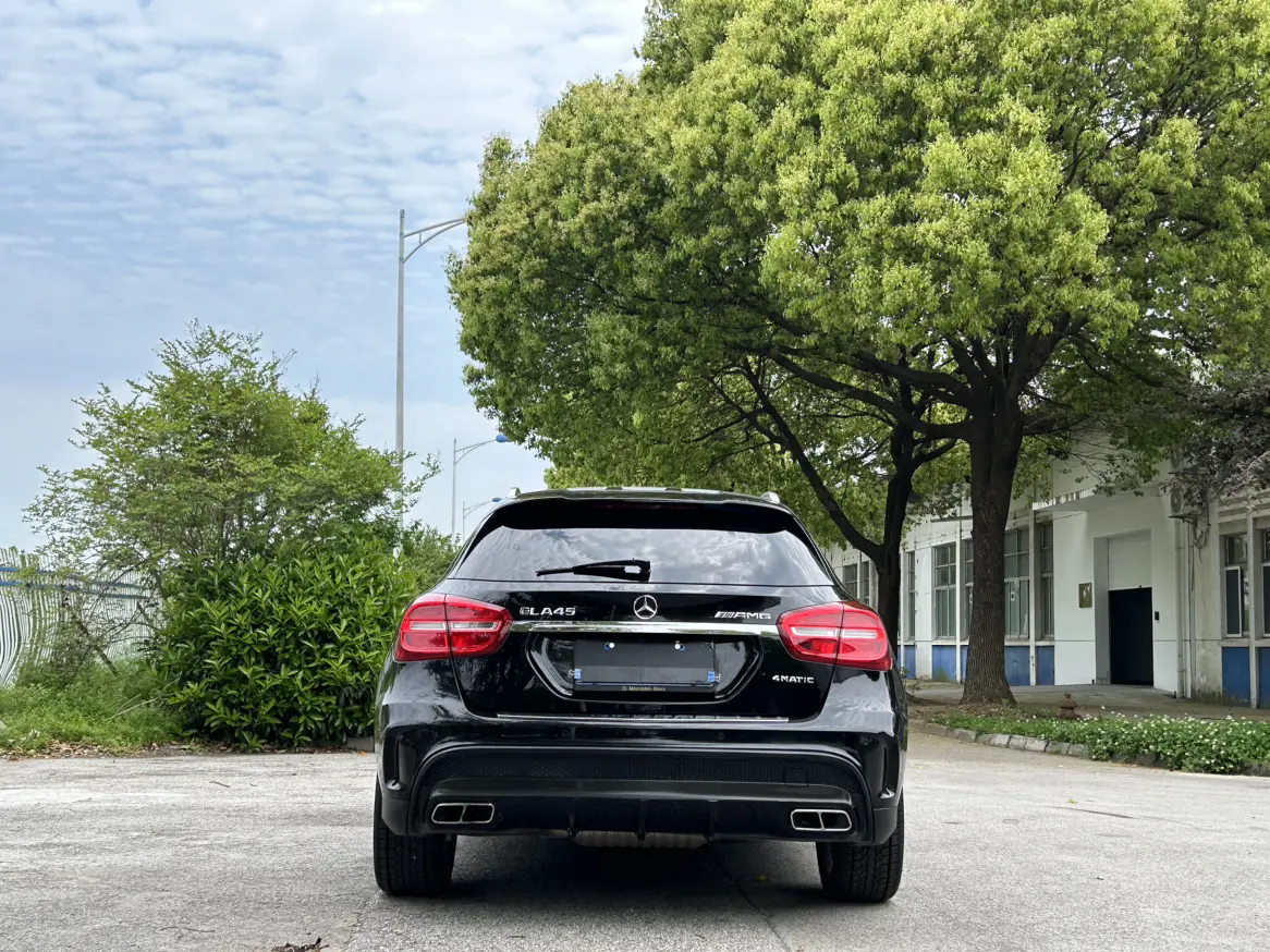 Mercedes-Benz GLA AMG