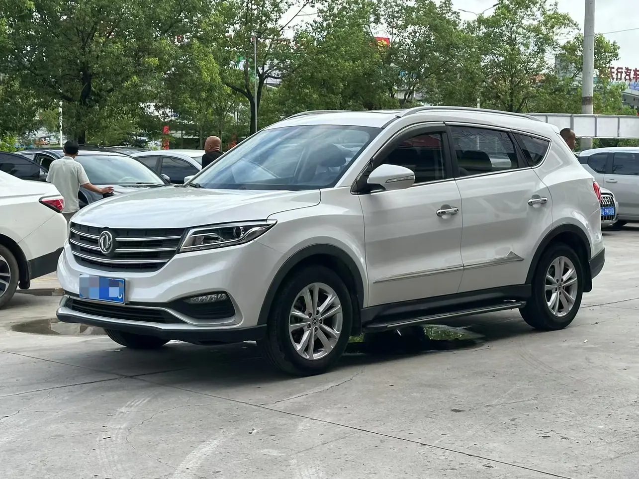 Dongfeng Fengon 580