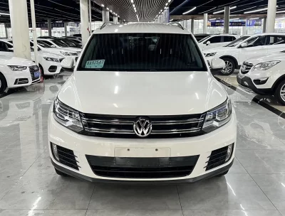 Volkswagen Tiguan (Tharu)