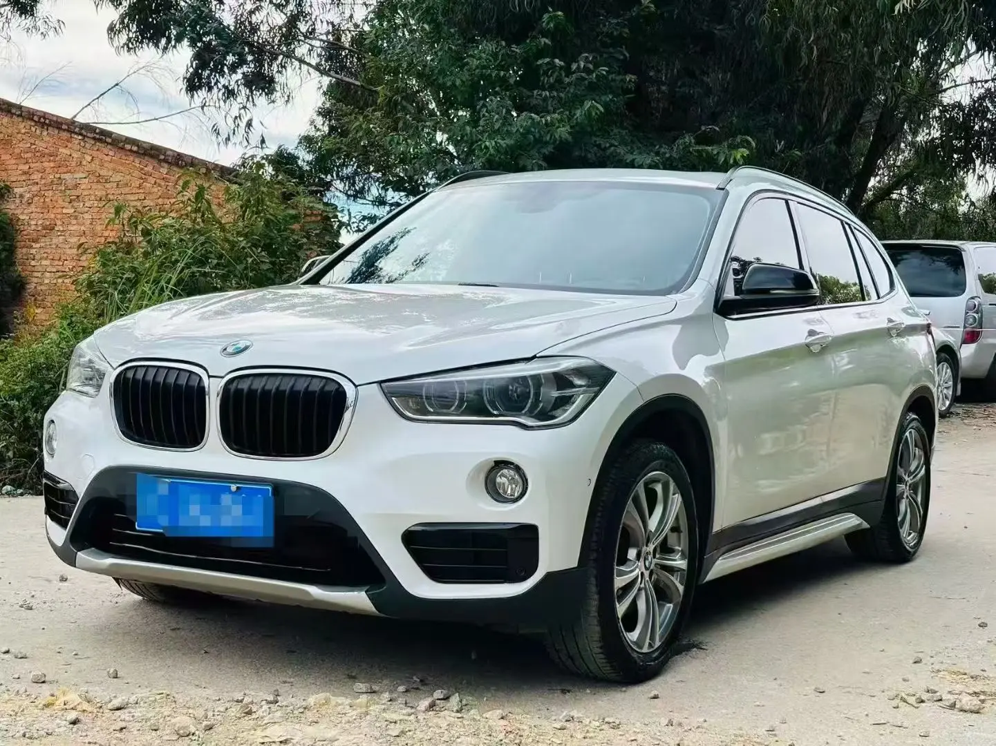 BMW X1  из Китая