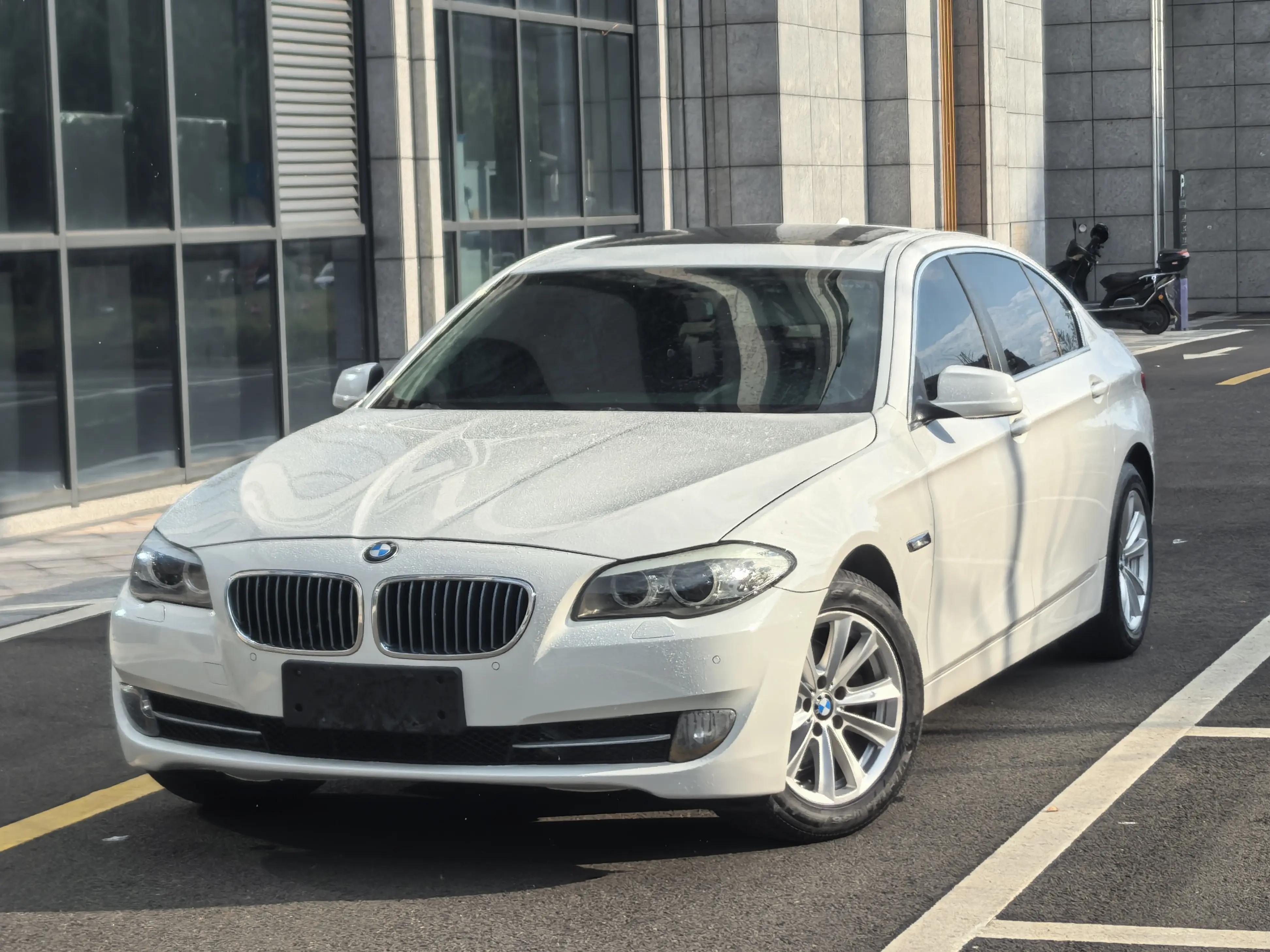 BMW 5 Series  из Китая