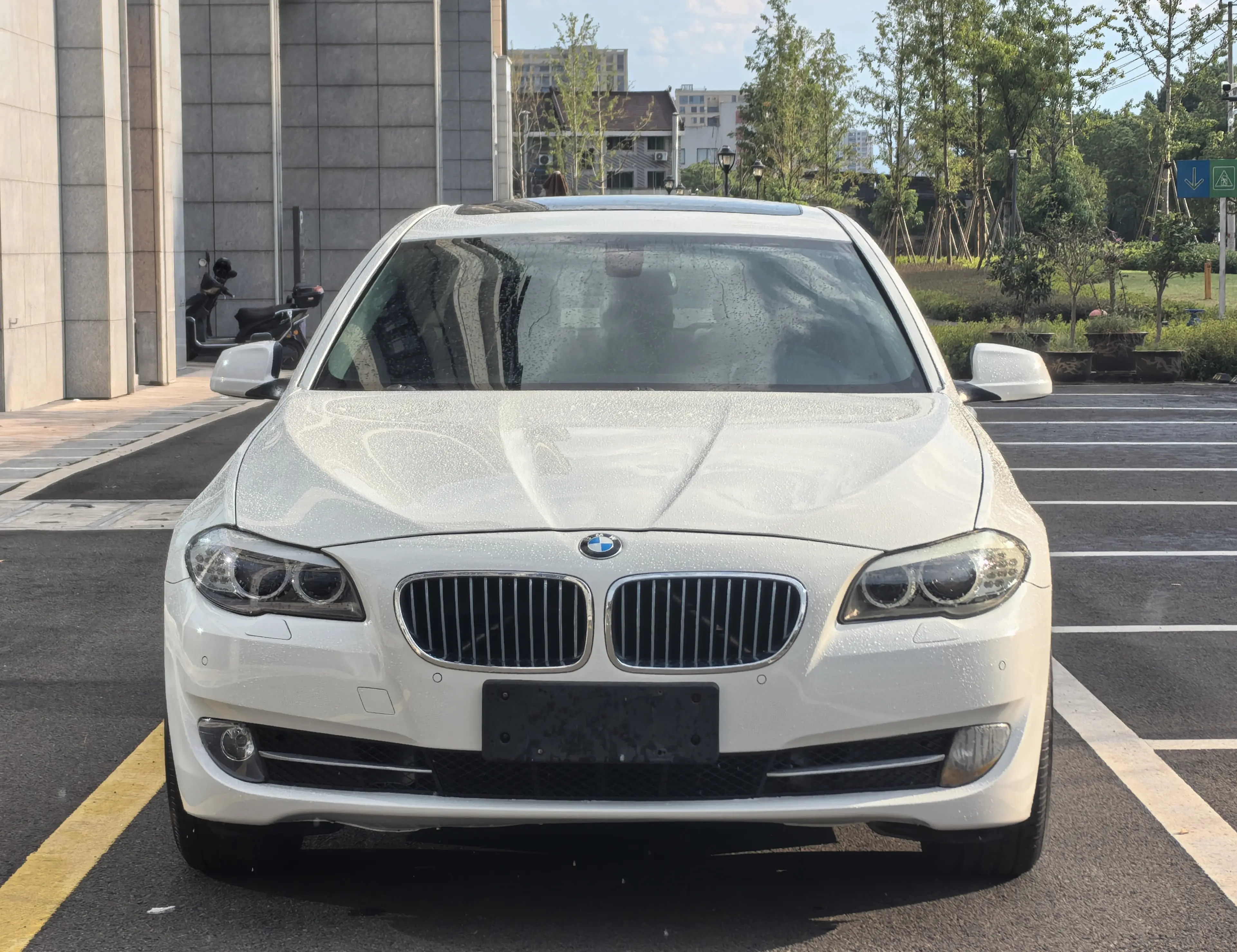 BMW 5 Series  из Китая