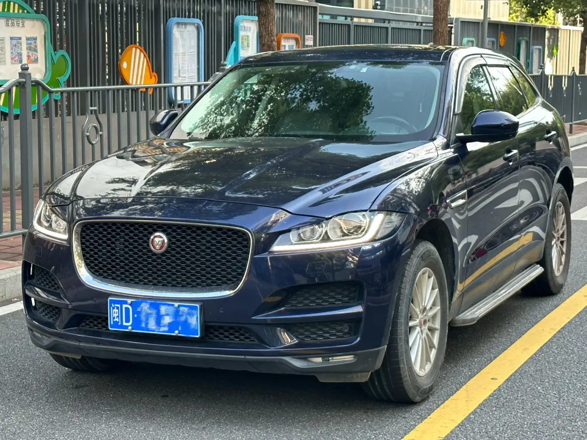 Jaguar F-PACE
