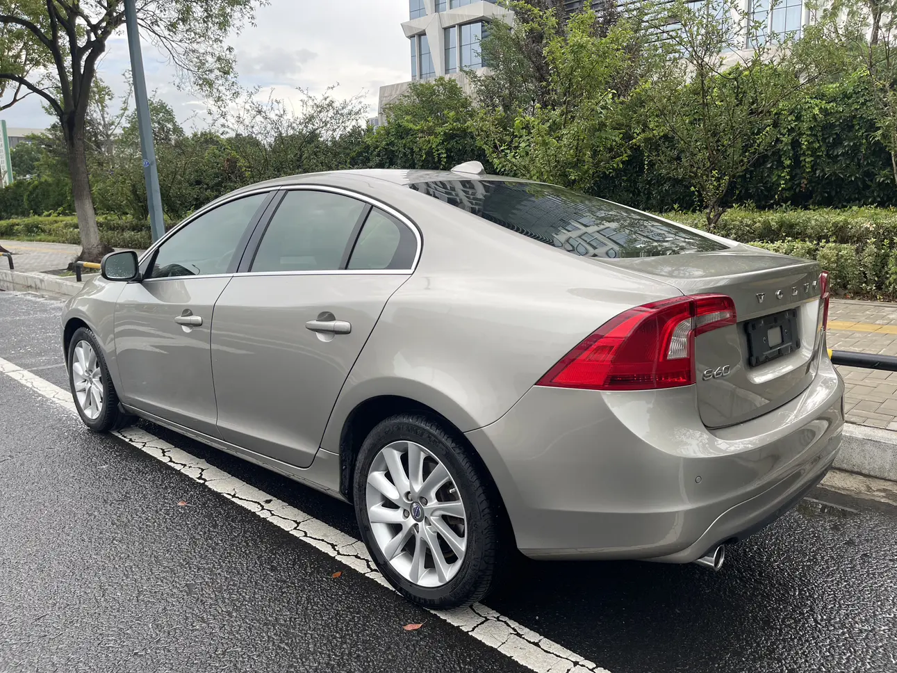 Volvo S60 (imported)