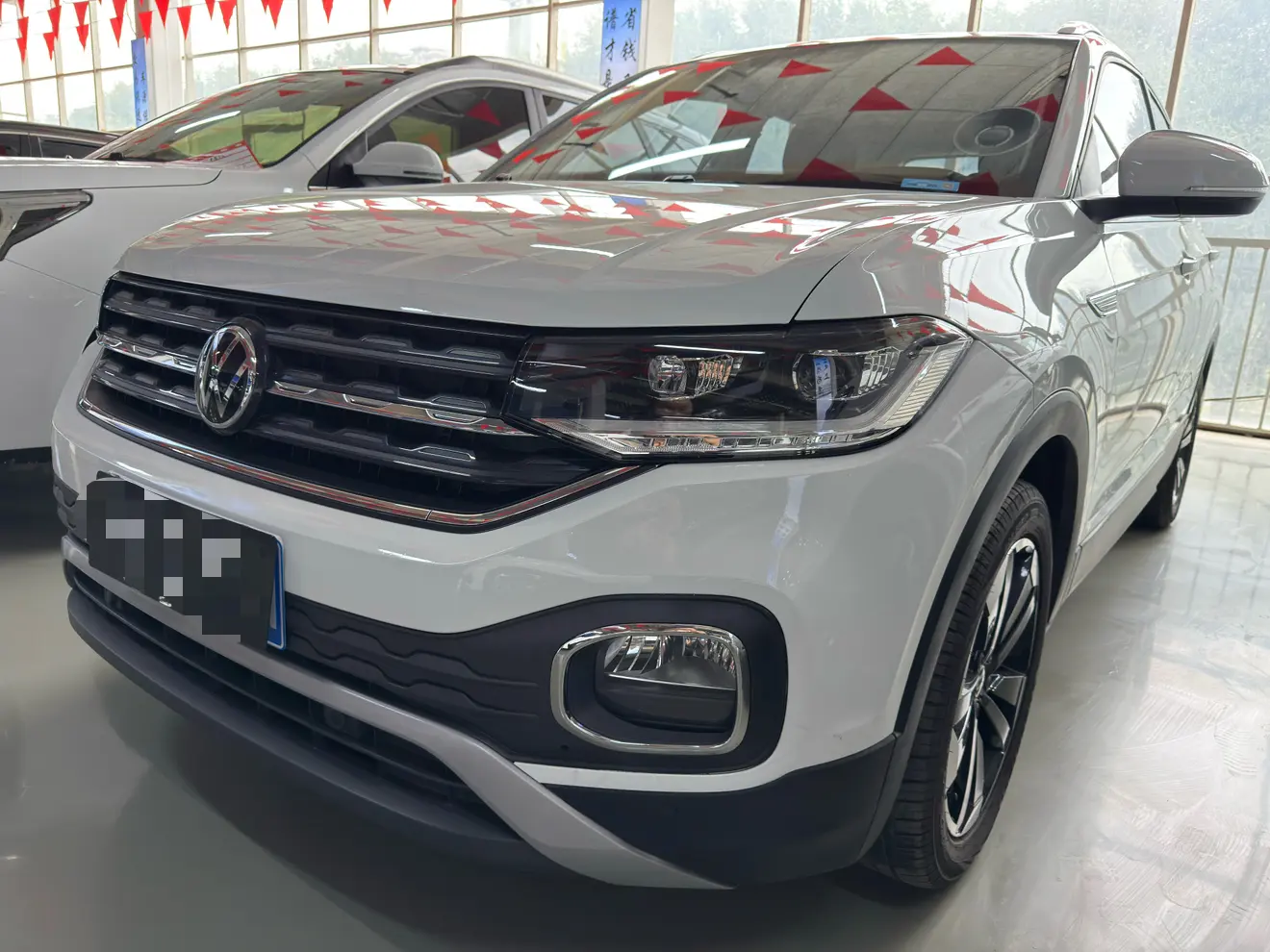 Volkswagen Explore the shadows