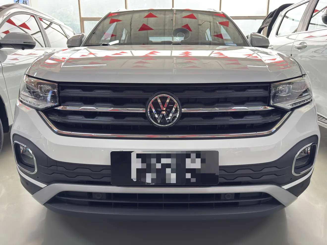 Volkswagen Explore the shadows