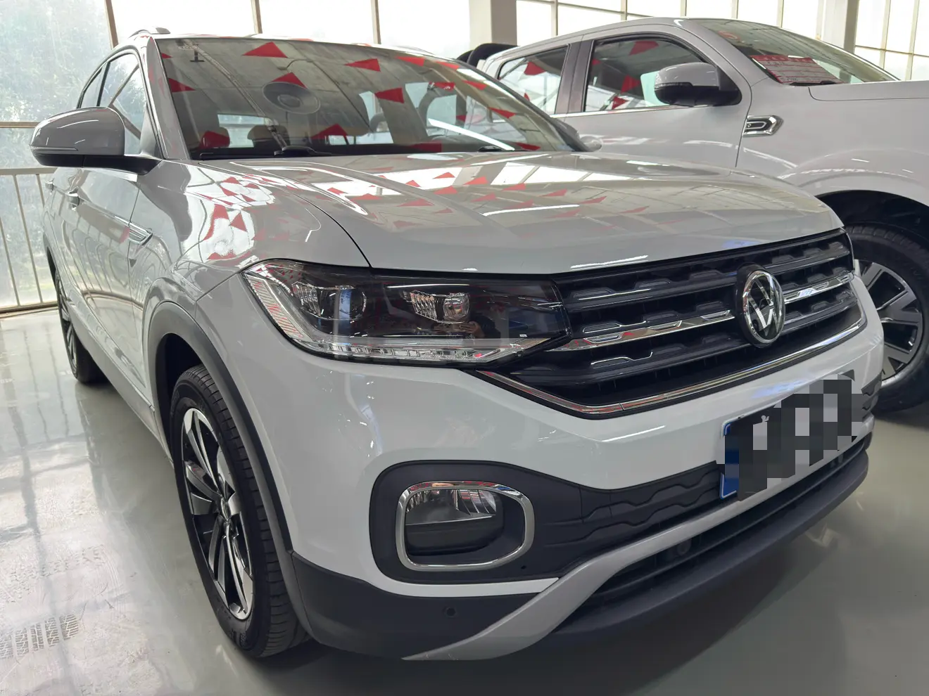 Volkswagen Explore the shadows