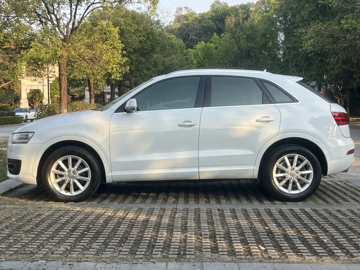 Audi Q3 (imported)