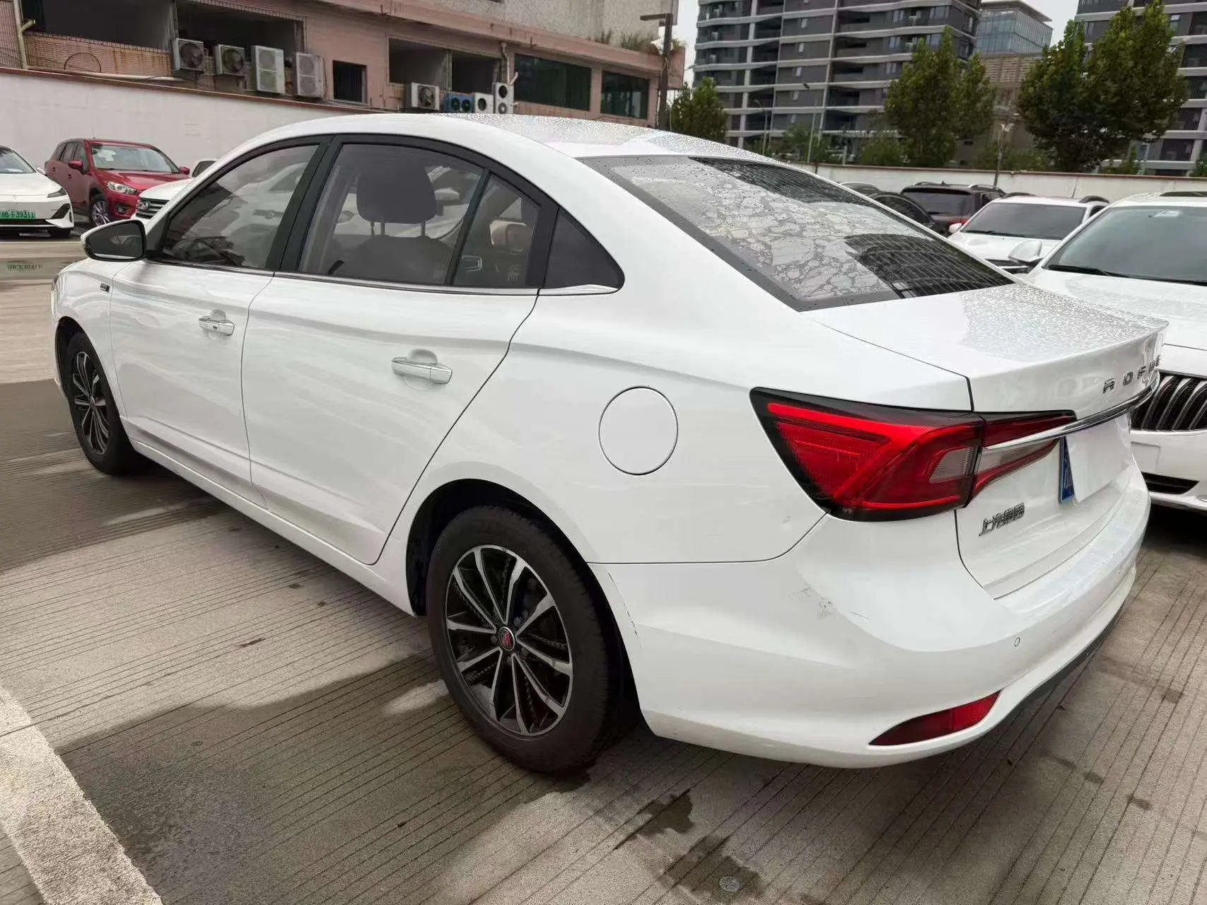 Roewe i5