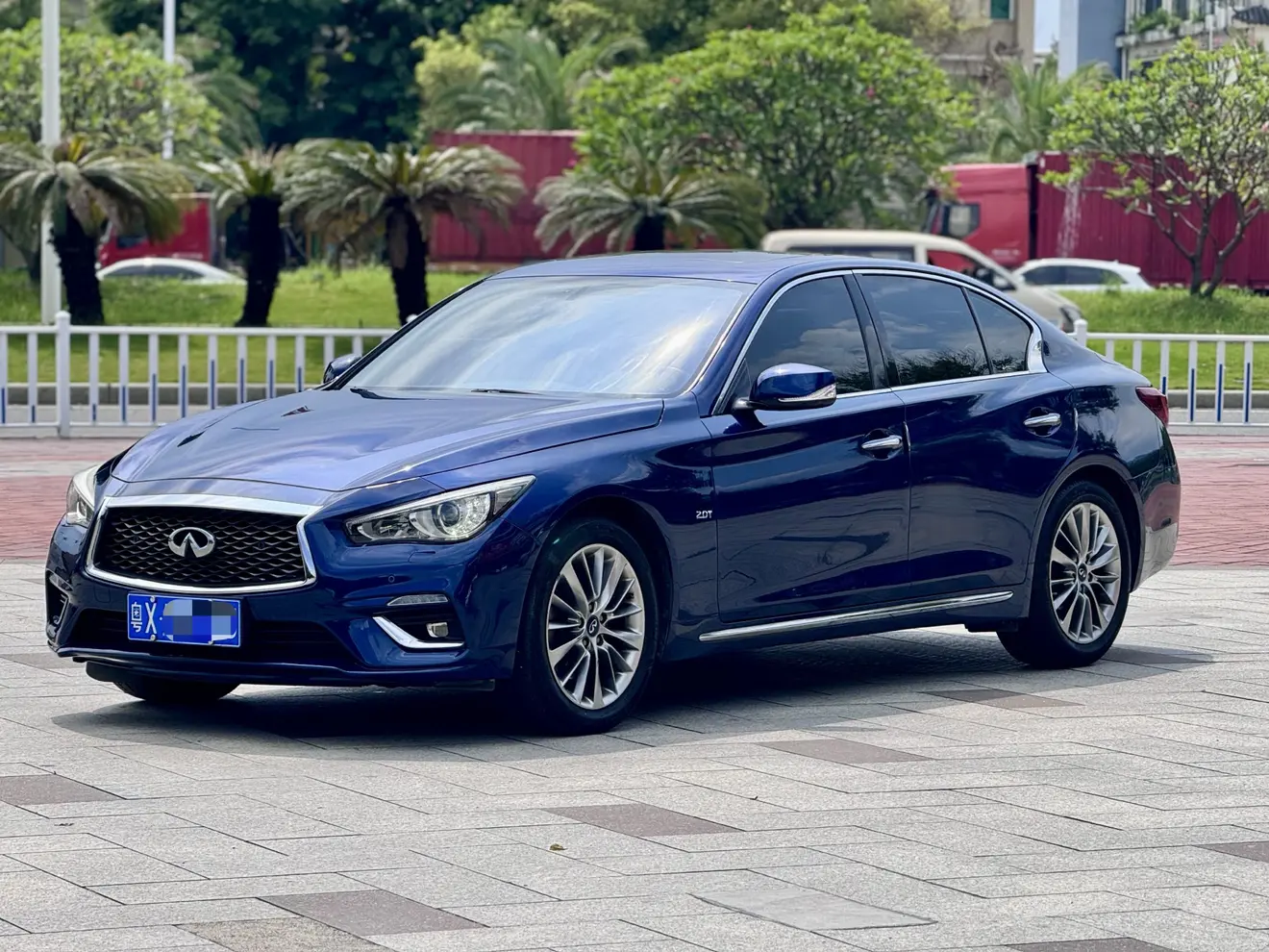 Infiniti Q50L