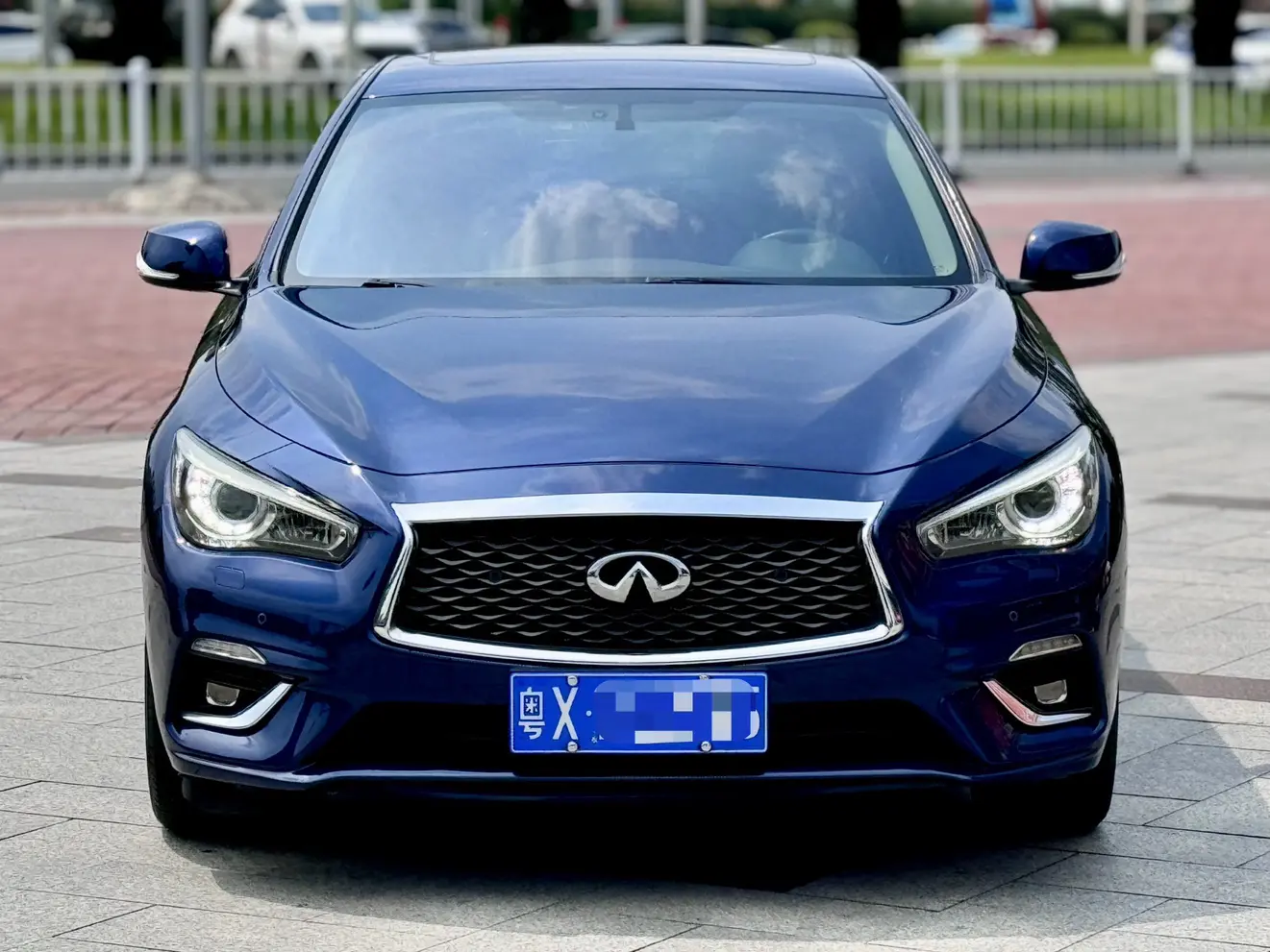 Infiniti Q50L