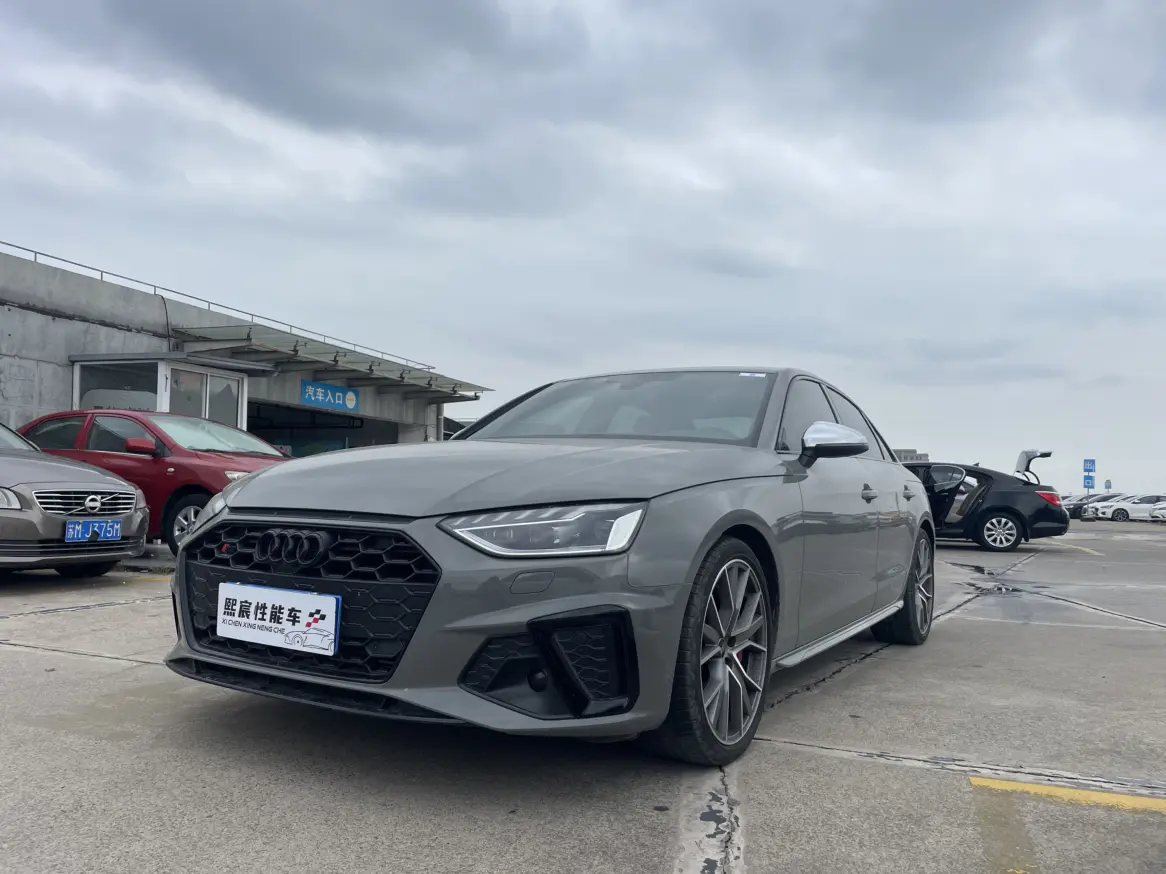 Audi S4  из Китая