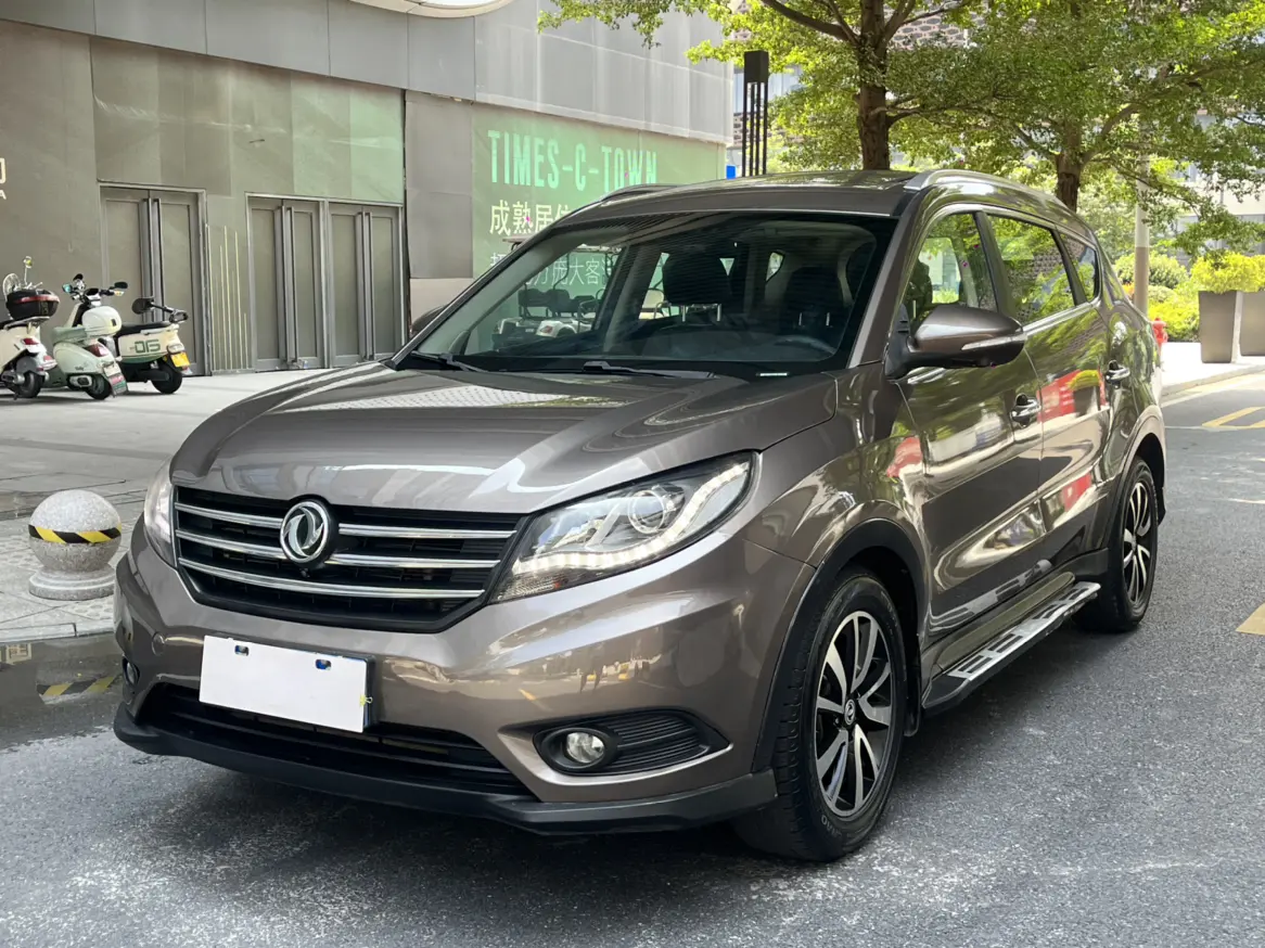 Dongfeng Fengon 580  из Китая