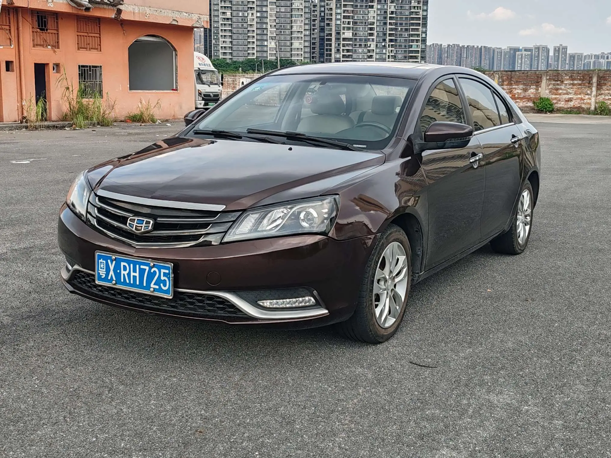 Geely Emgrand  из Китая