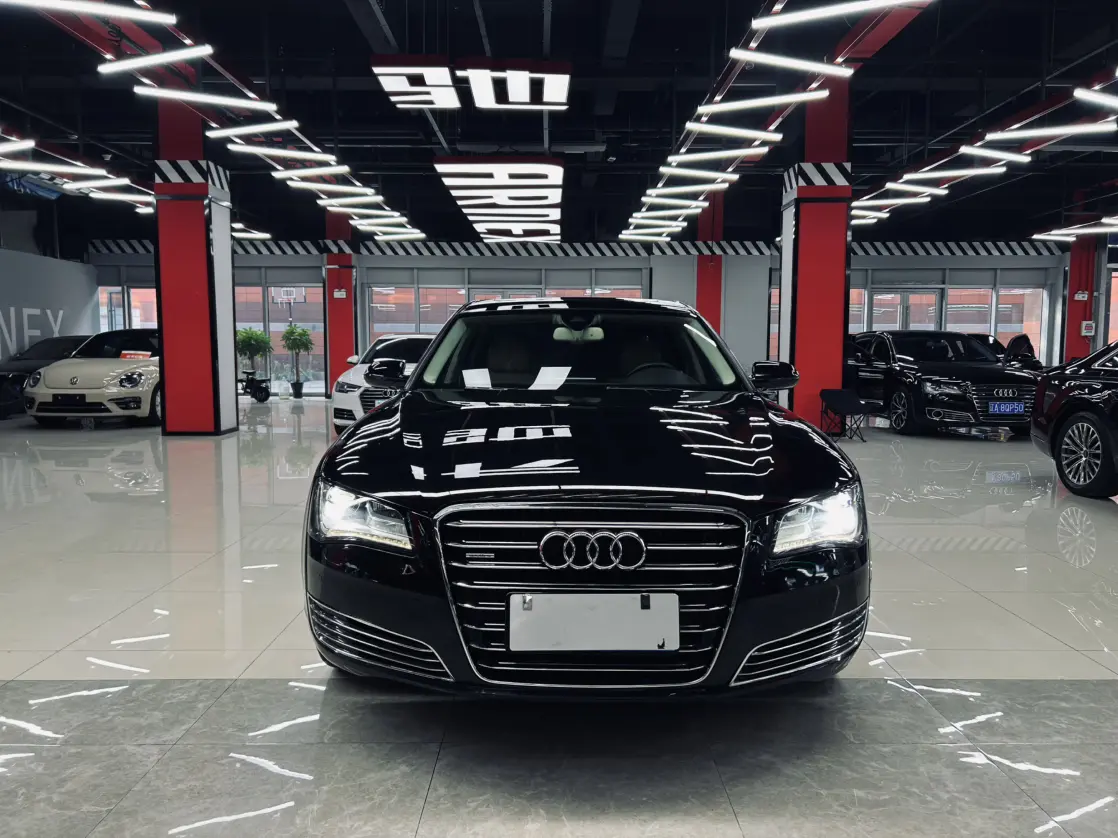 Audi A8  из Китая