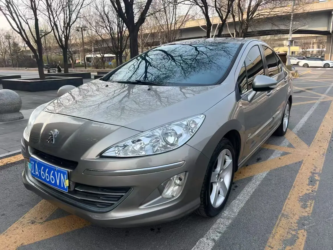 Peugeot 408